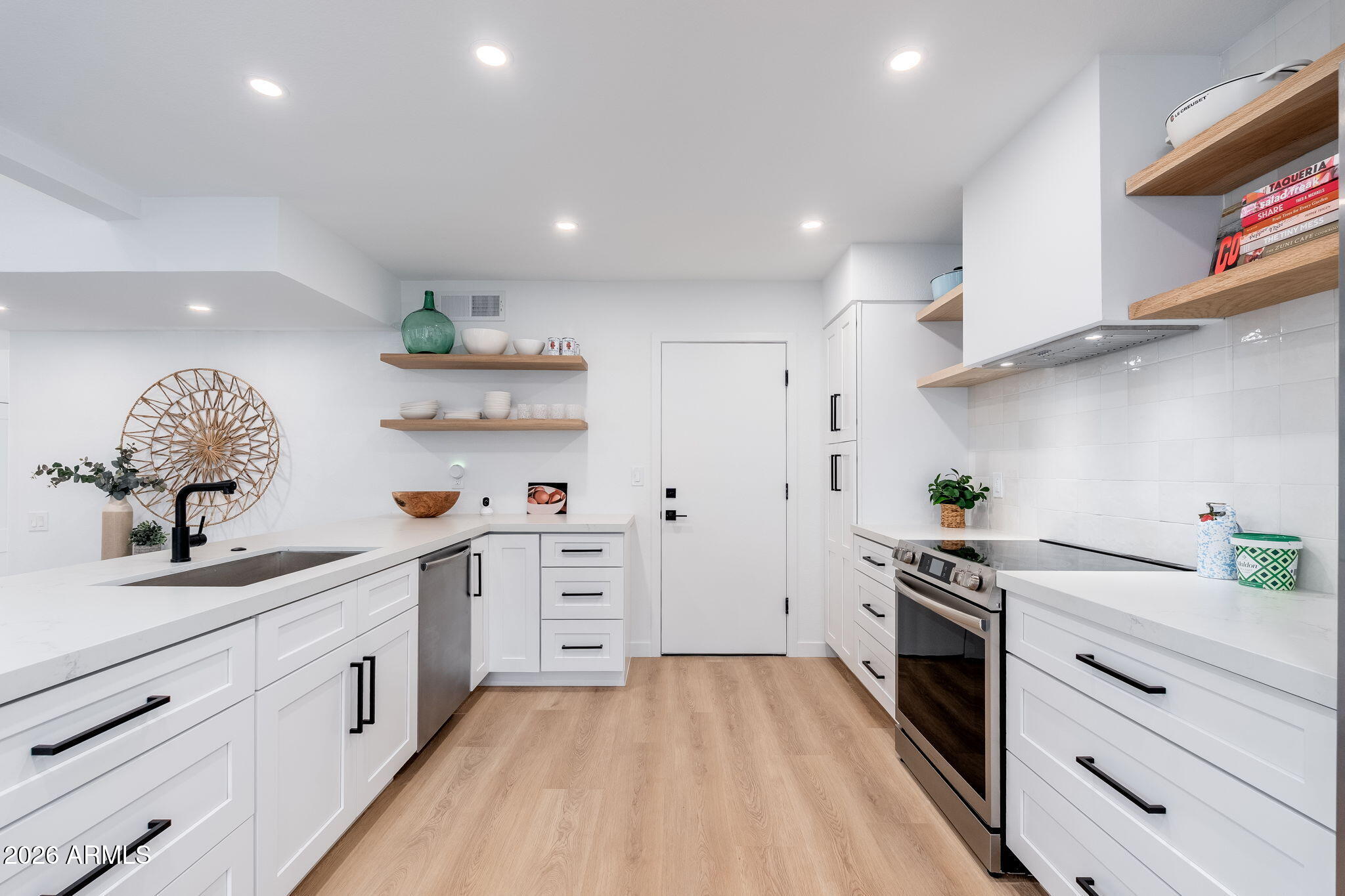 10 W GEORGIA Avenue 16
