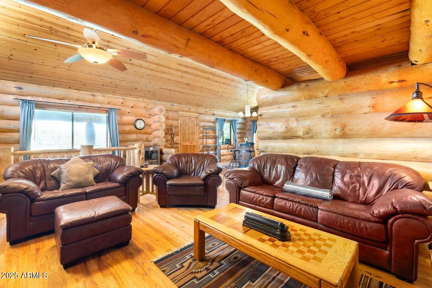 1190 W COUGAR Lane W
