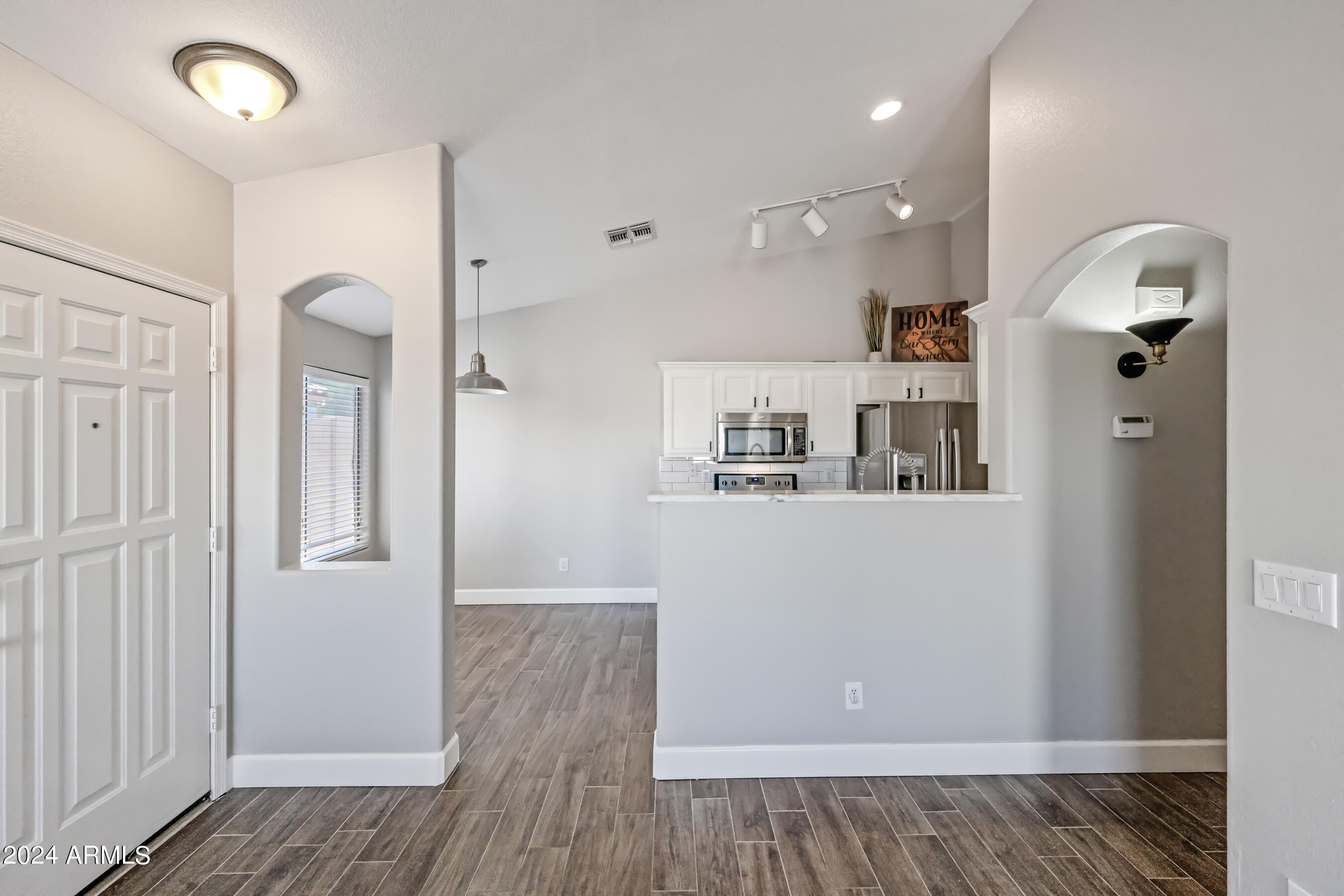 2075 S PEPPERTREE Drive