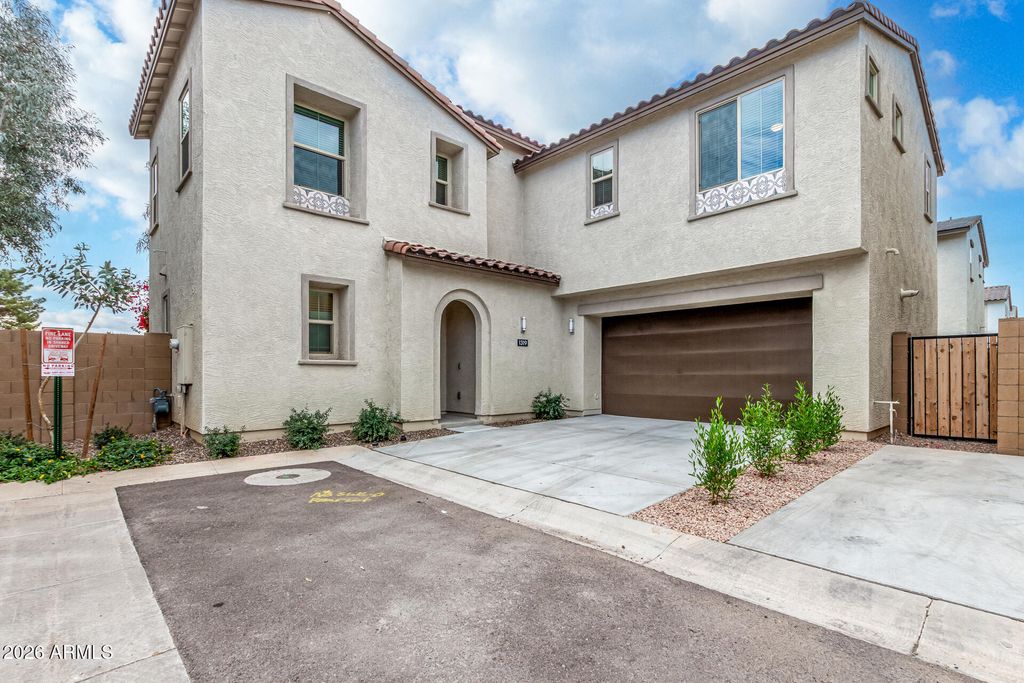 Photo of 1319 W Bluejay Drive, Chandler, AZ 85286 (MLS # 6976954)