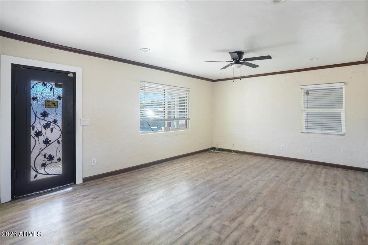 2308 W MISSOURI Avenue