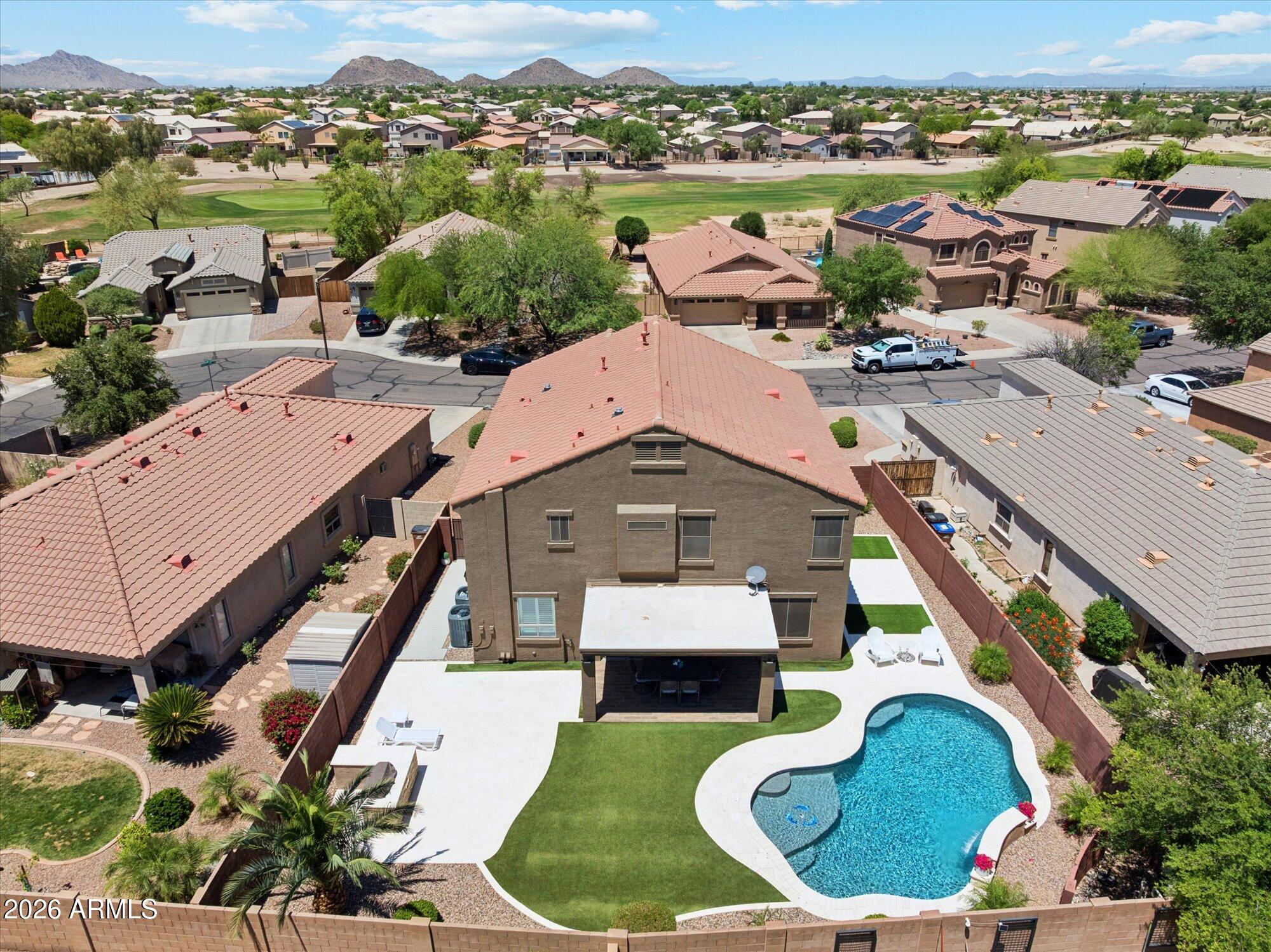 625 E TAYLOR Trail