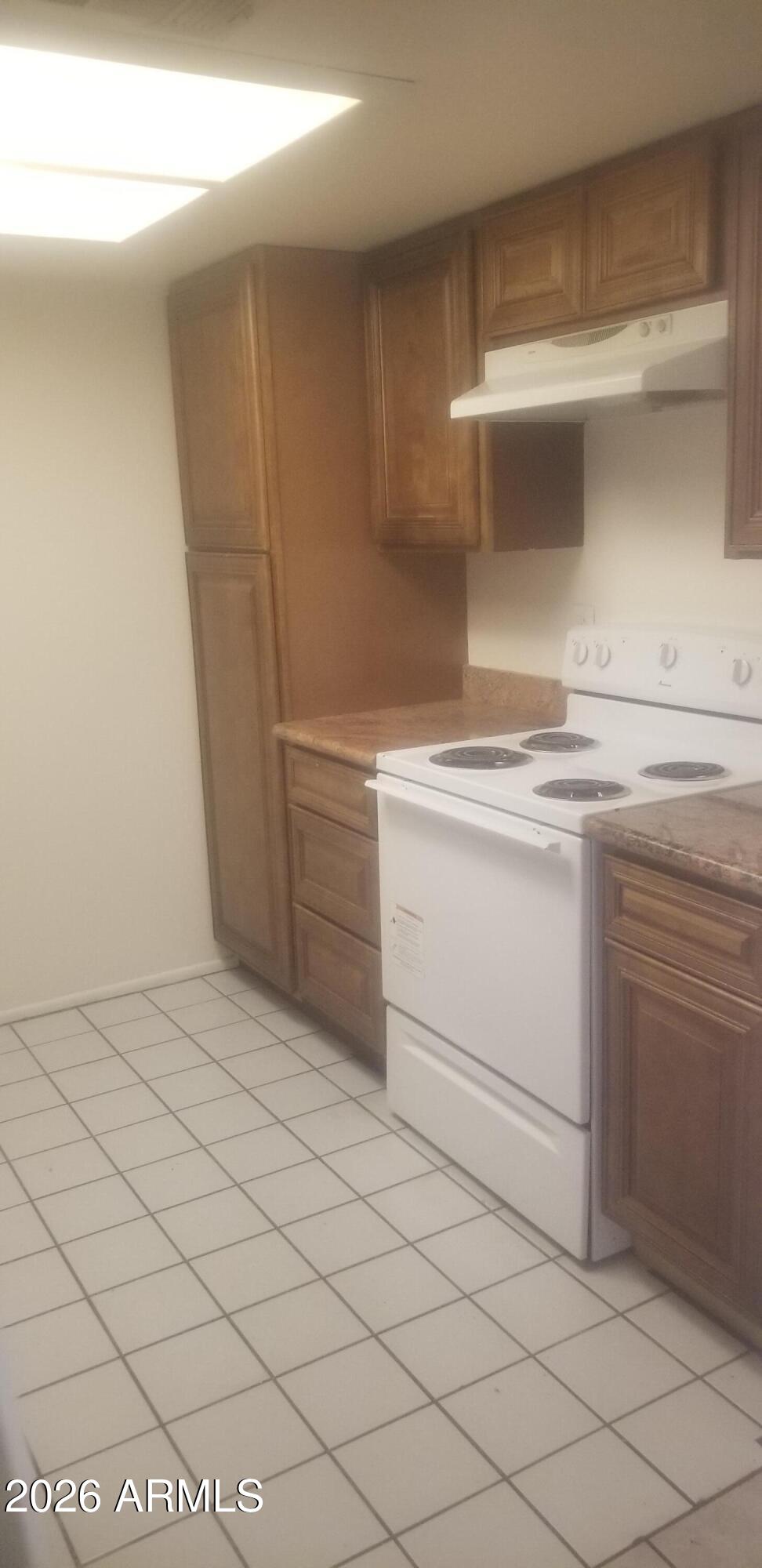 729 W COOLIDGE Street 210