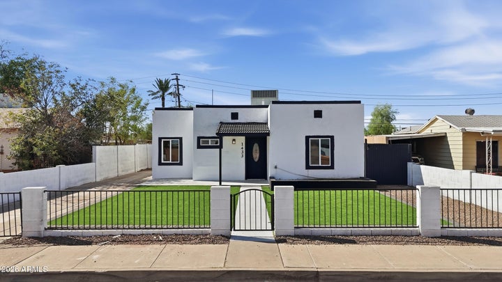 Photo 1 of 41 — 1433 E PORTLAND Street, Phoenix, AZ 85006
