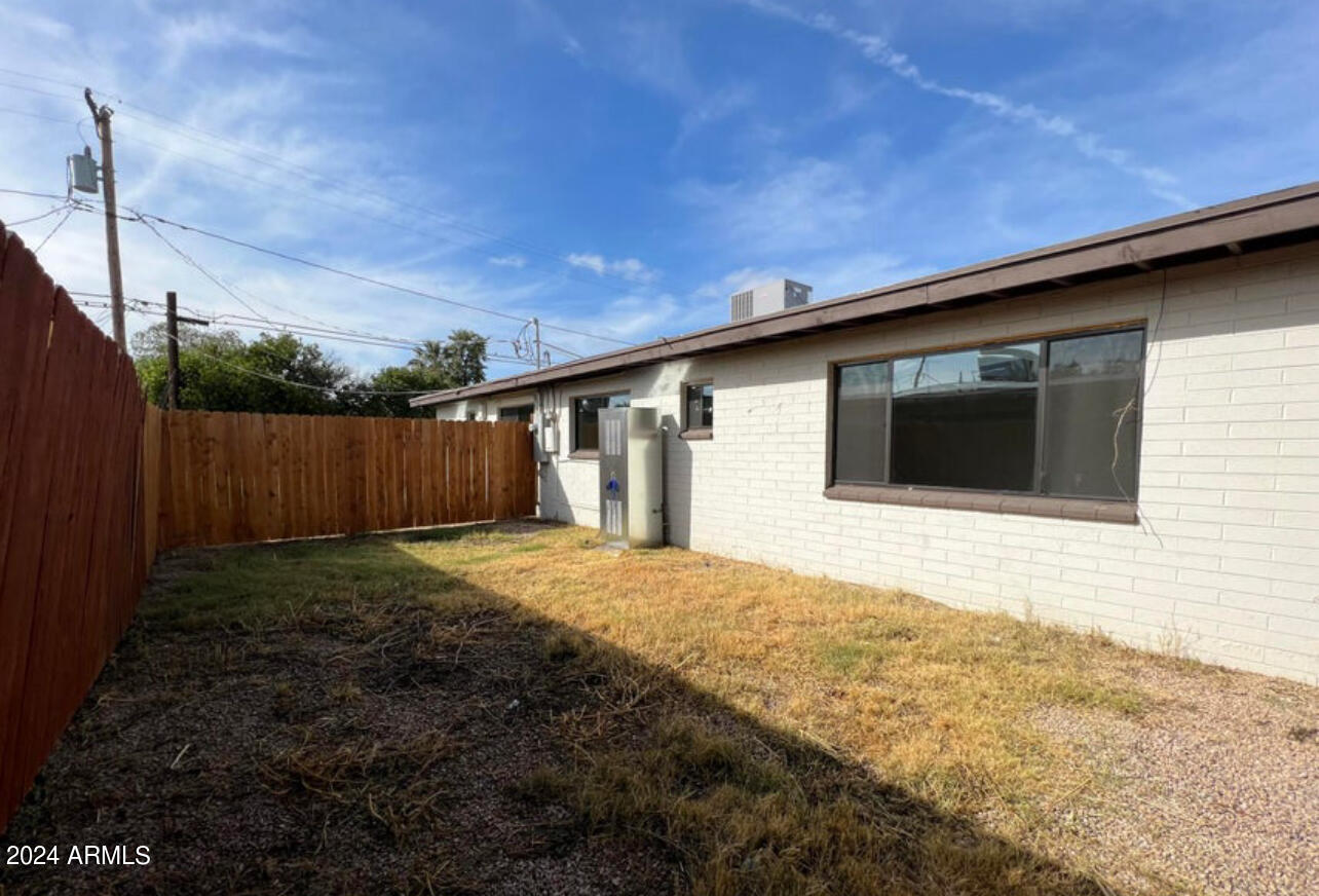 BOND ACRES - Residential Income