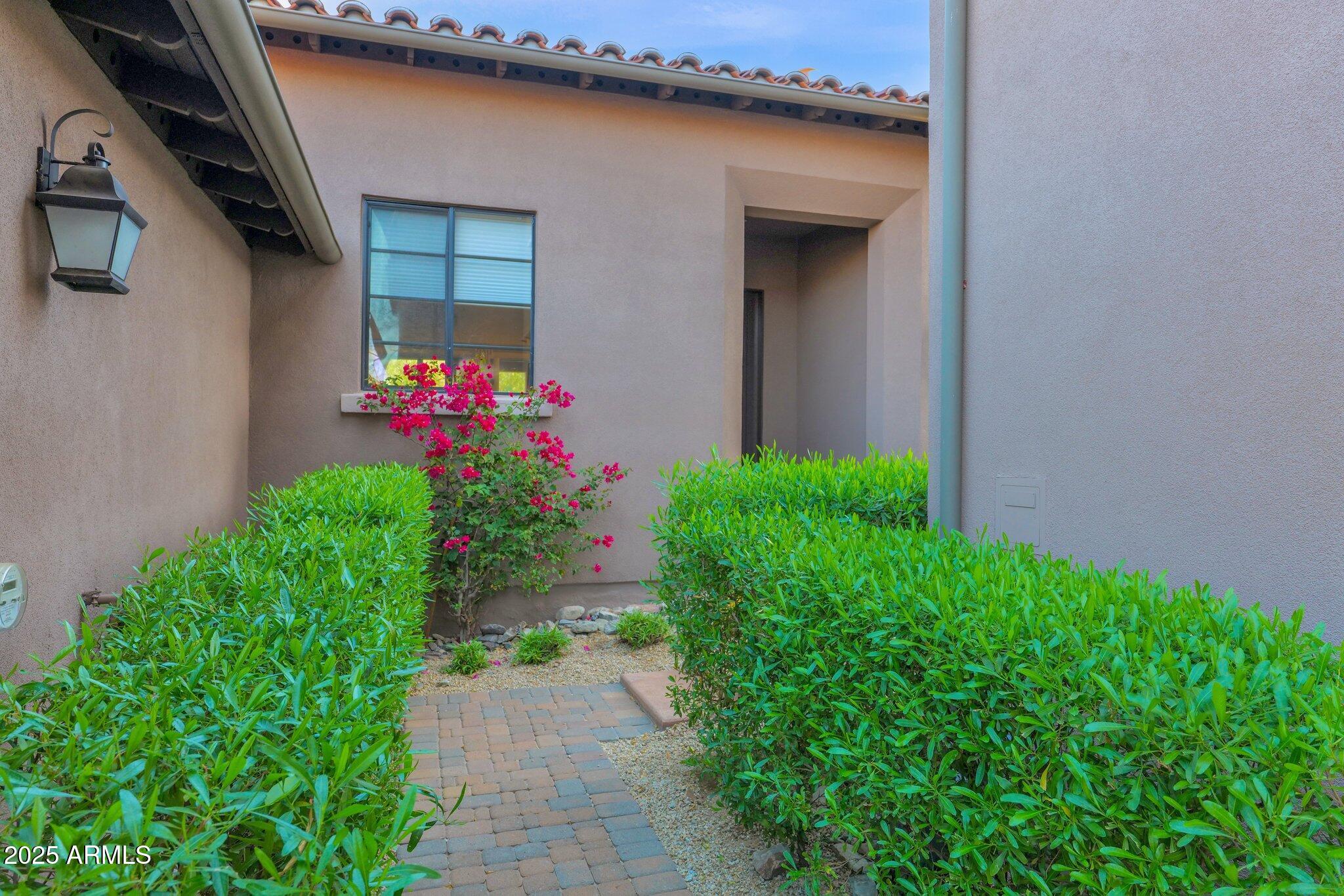 20704 N 90TH Place 1012