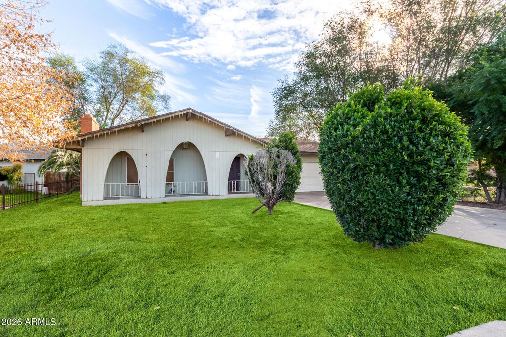 Photo of 7827 N 61st Avenue, Glendale, AZ 85301 (MLS # 6971803)