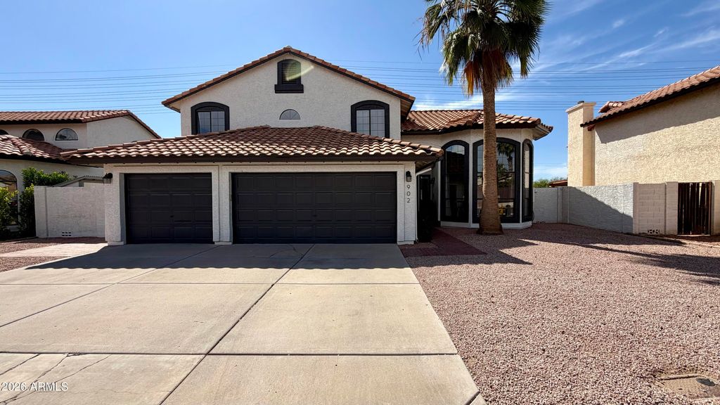 Photo of 902 N Saint Elena Street, Gilbert, AZ 85234 (MLS # 7028040)