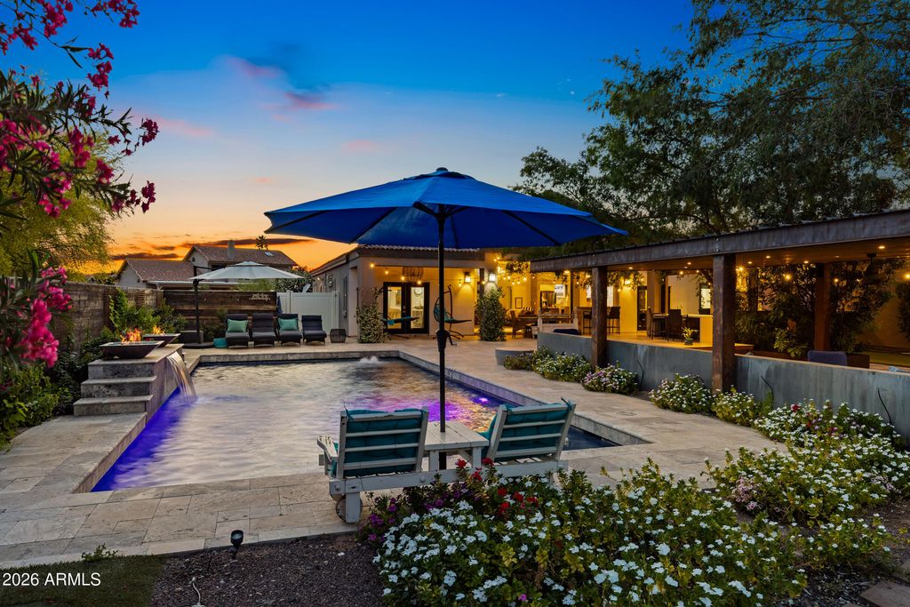 Photo of 511 E Warner Road, Tempe, AZ 85284 (MLS # 7010106)