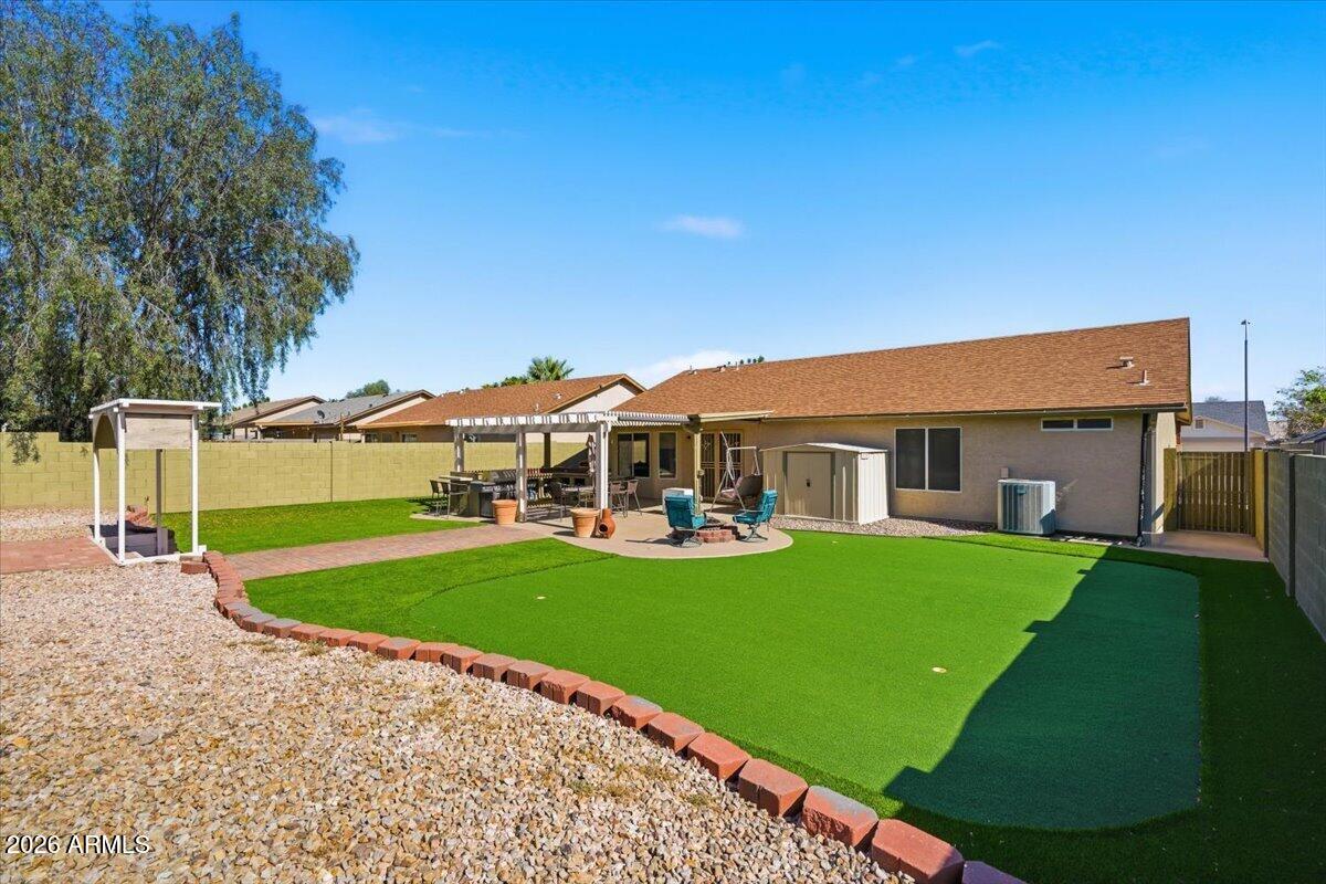 934 W MESQUITE Avenue