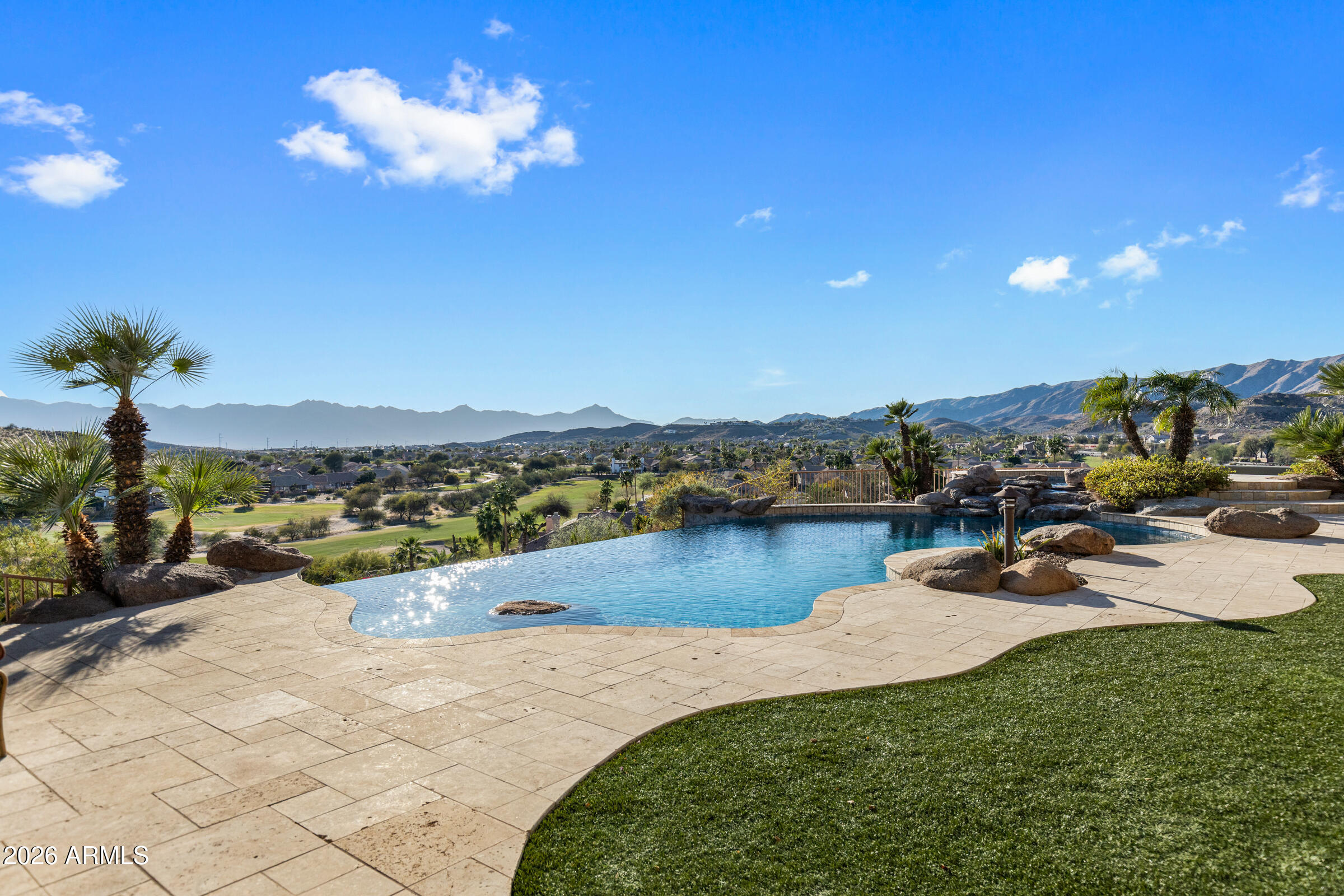 1915 E MUIRWOOD Drive