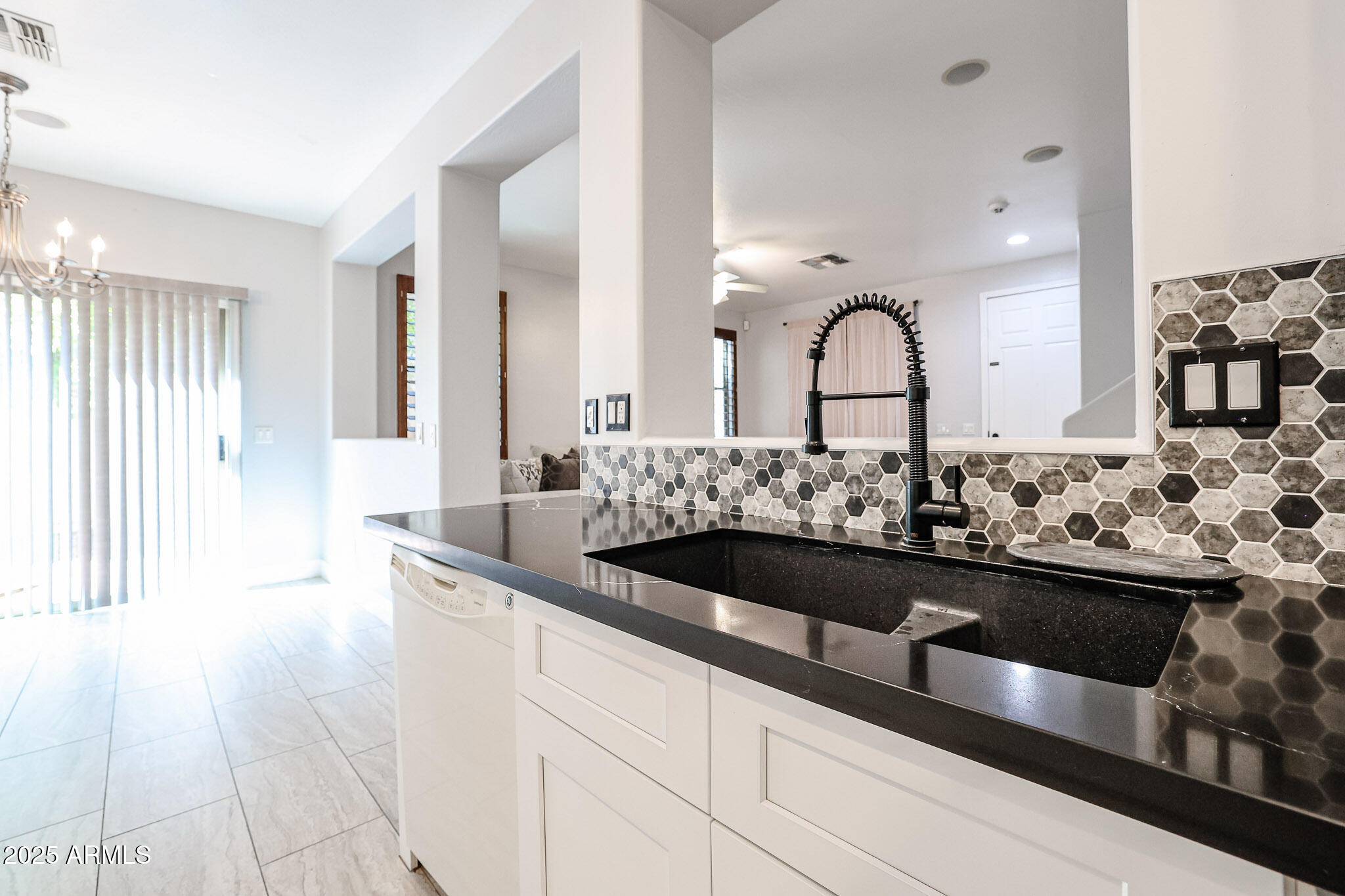 813 E AGUA FRIA Lane