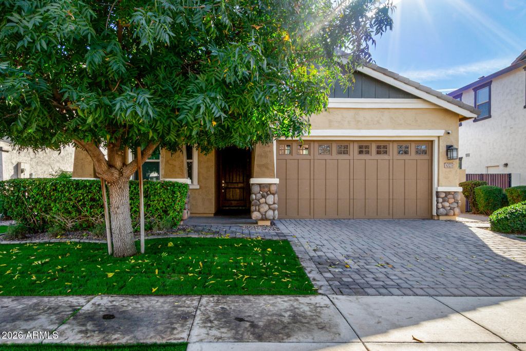 Photo of 3023 E Arabian Drive, Gilbert, AZ 85296 (MLS # 6970602)