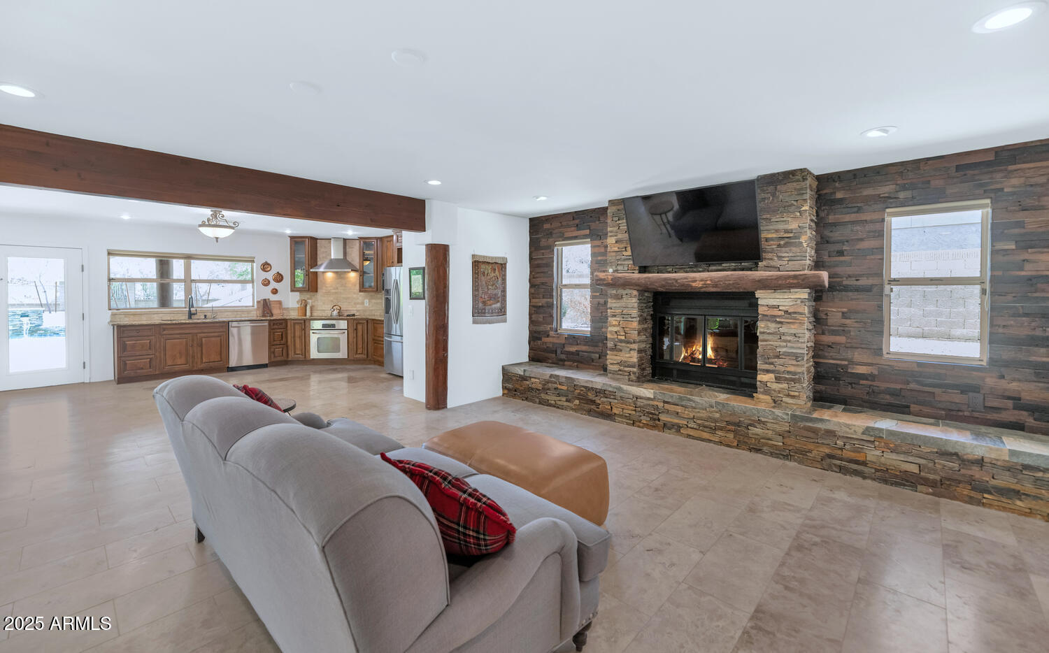 3611 E AHWATUKEE Drive