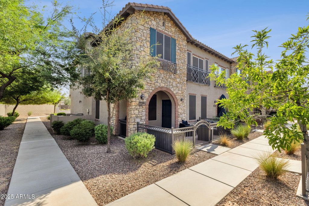 Photo of 4772 E Portola Valley Drive #101, Gilbert, AZ 85297 (MLS # 6912282)