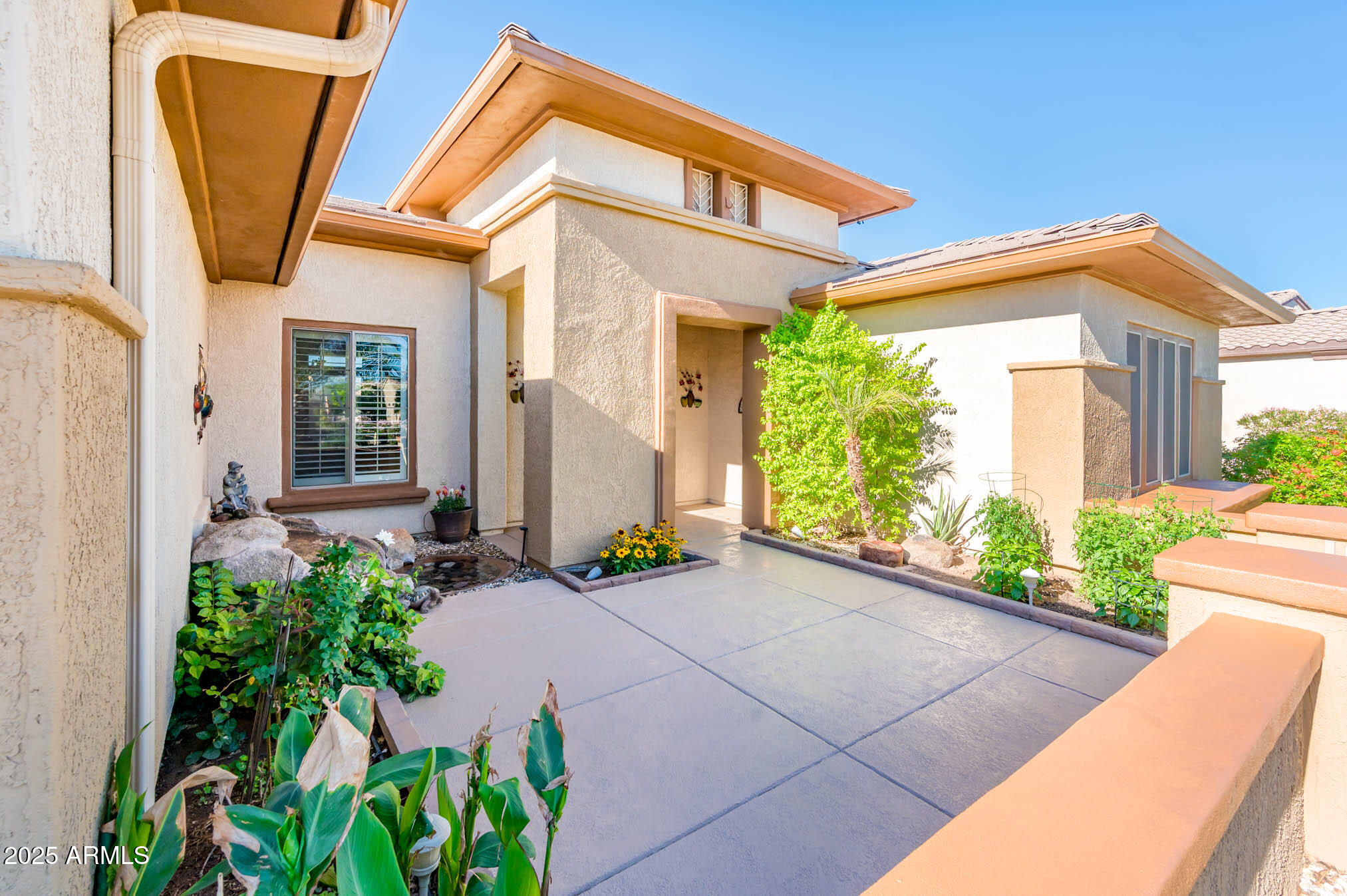 16937 W GLENBROOK Lane