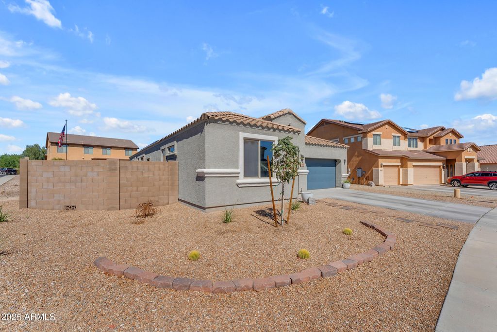 Photo of 21884 W Hopi Street, Buckeye, AZ 85326 (MLS # 6923311)