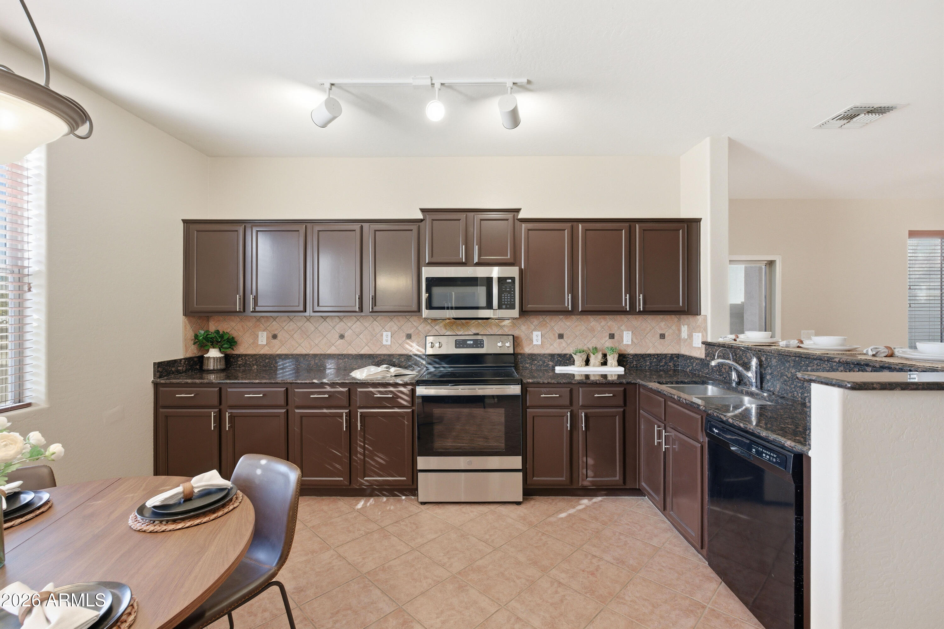 832 E STOTTLER Drive