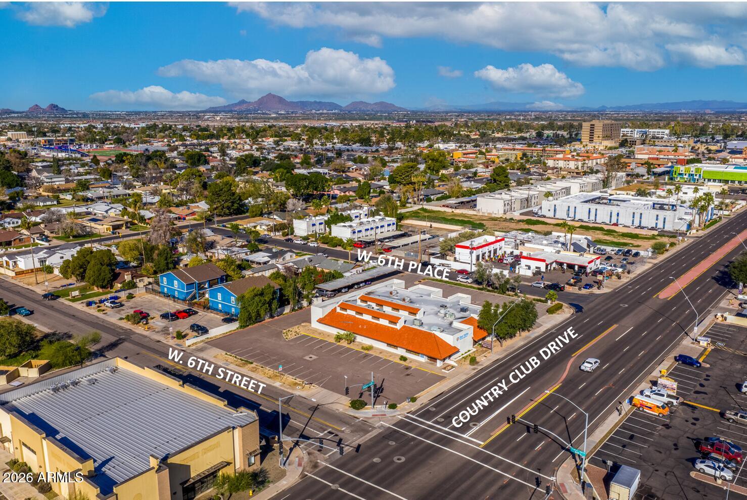 606 N COUNTRY CLUB Drive