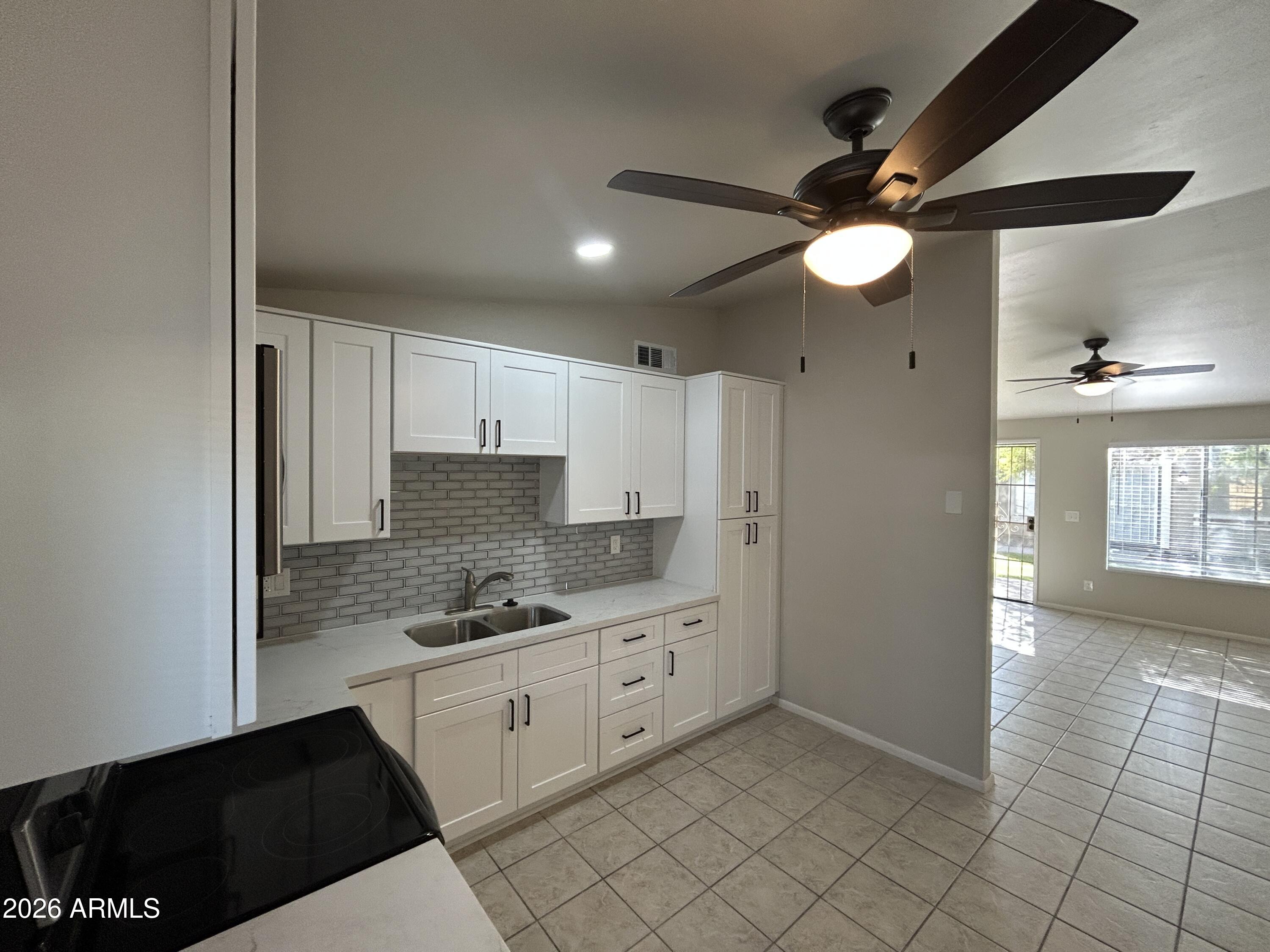 6711 W OSBORN Road 22