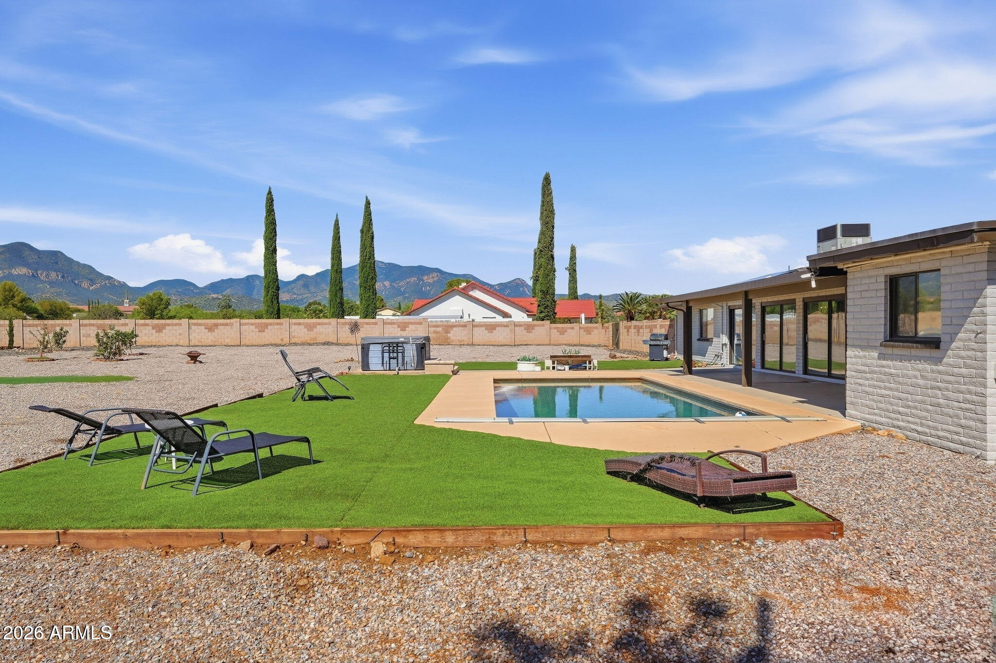 2726 E PAPAGO Trail