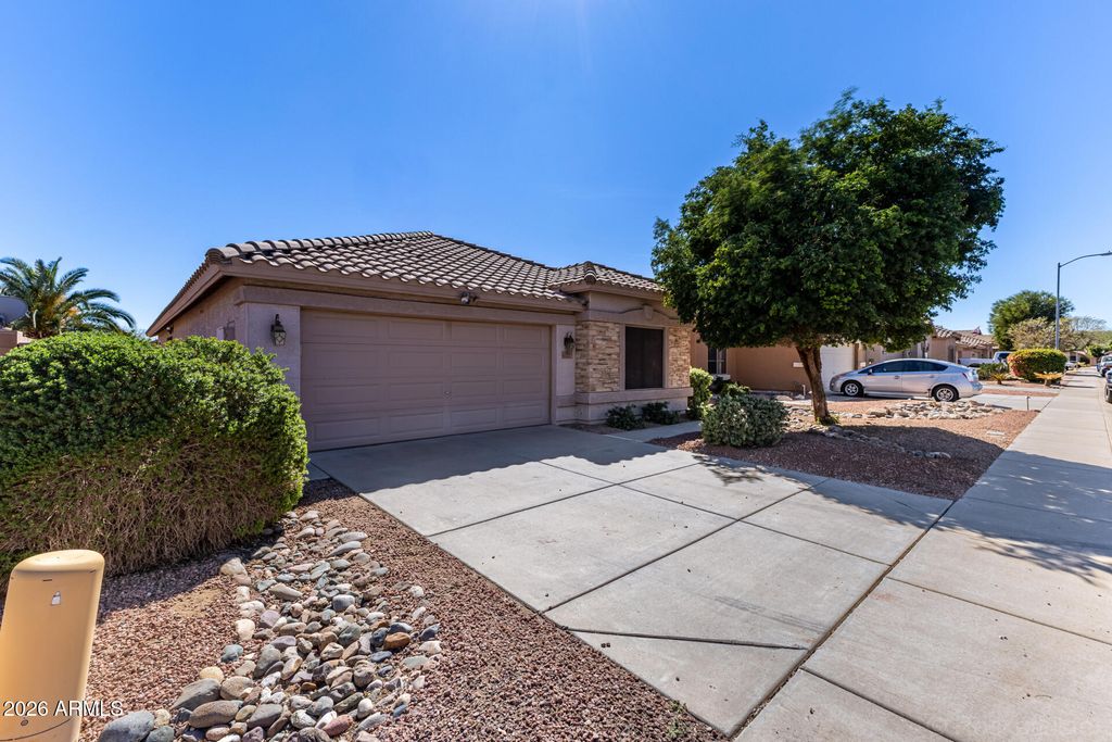 Photo of 15847 W Saguaro Lane W, Surprise, AZ 85374 (MLS # 7000686)