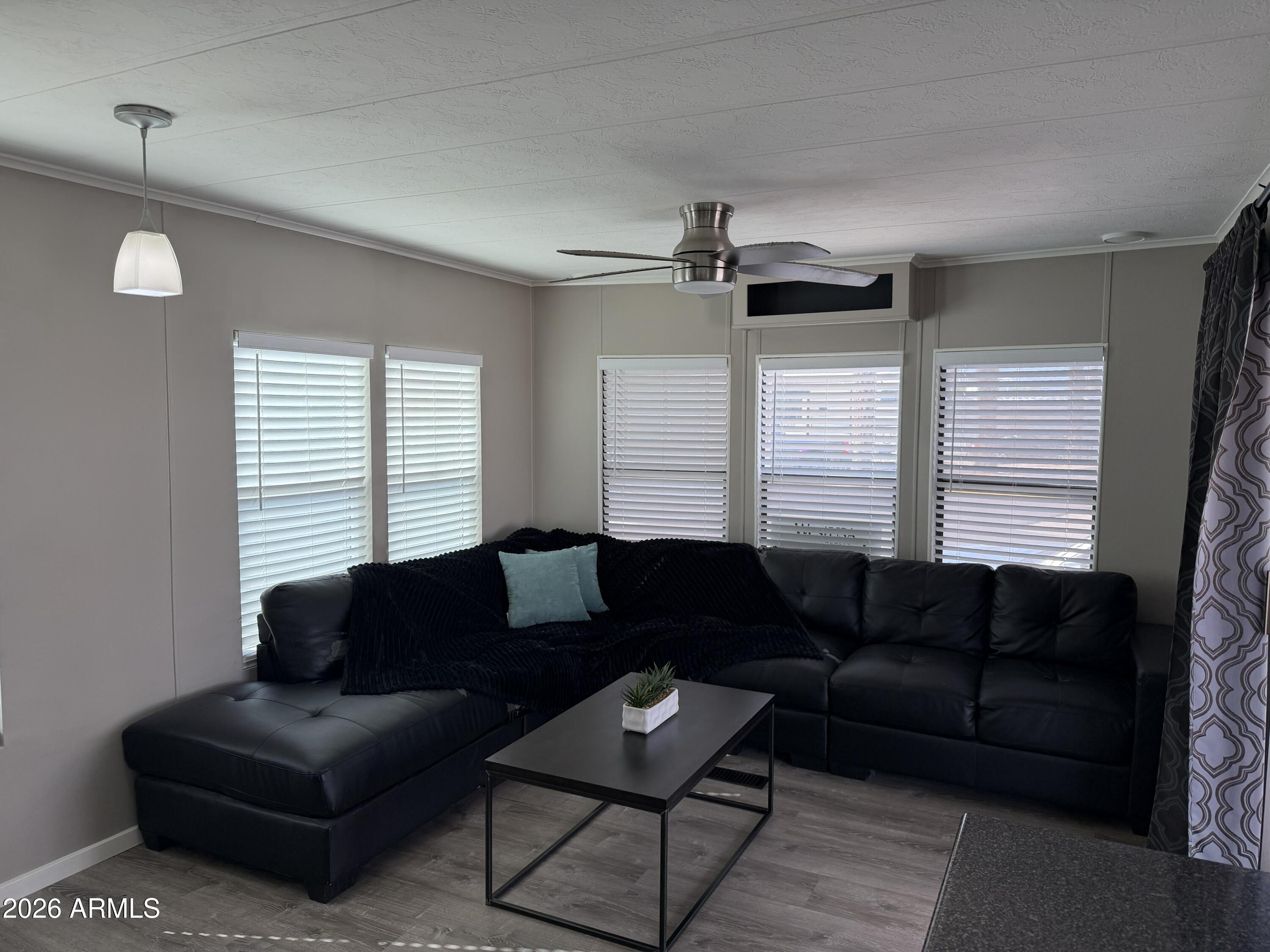 29 W Southern Avenue 53