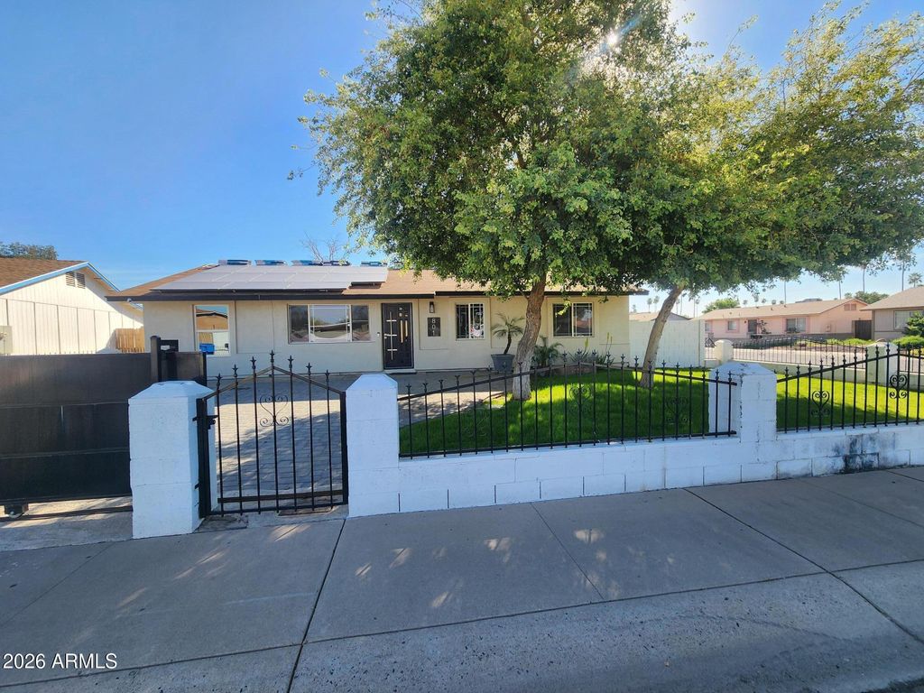 Photo of 801 N 68th Avenue, Phoenix, AZ 85043 (MLS # 6998986)