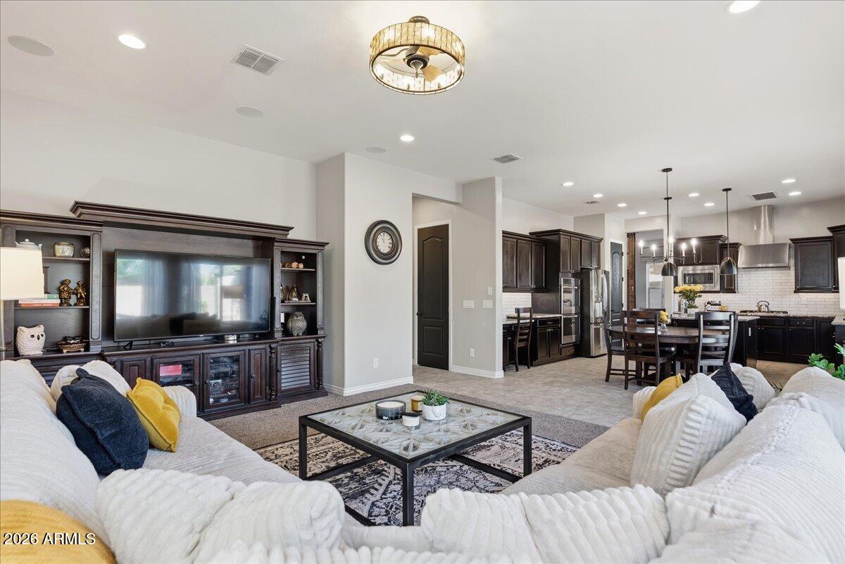 2486 E LINDRICK Drive