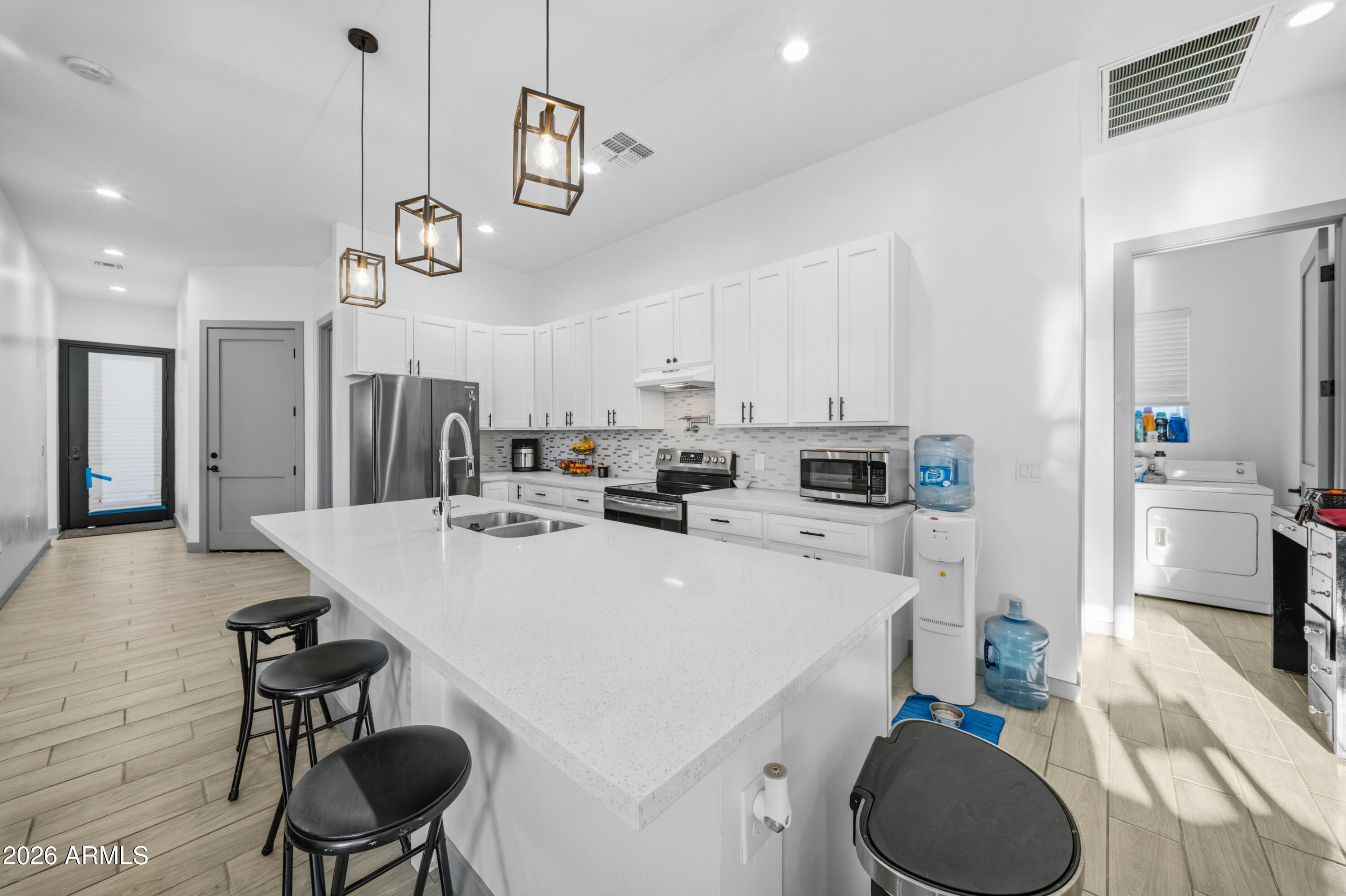 209 E KINDERMAN Drive