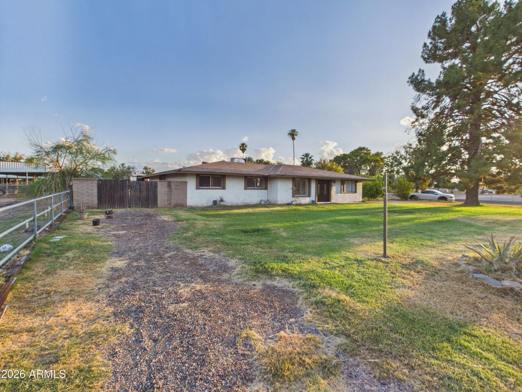 Photo of 6809 S 66th Avenue, Laveen, AZ 85339 (MLS # 7074445)