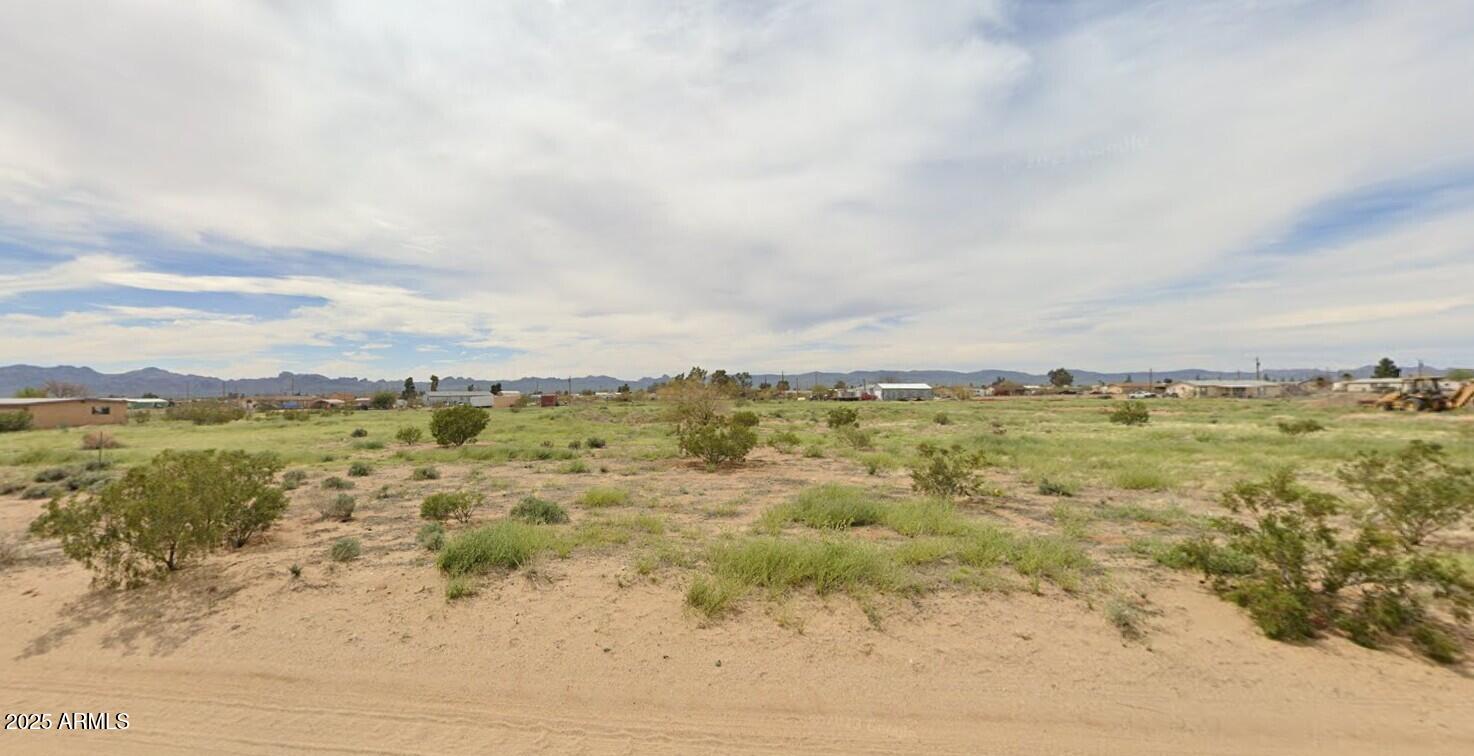 3687 N MOBILE Road 226