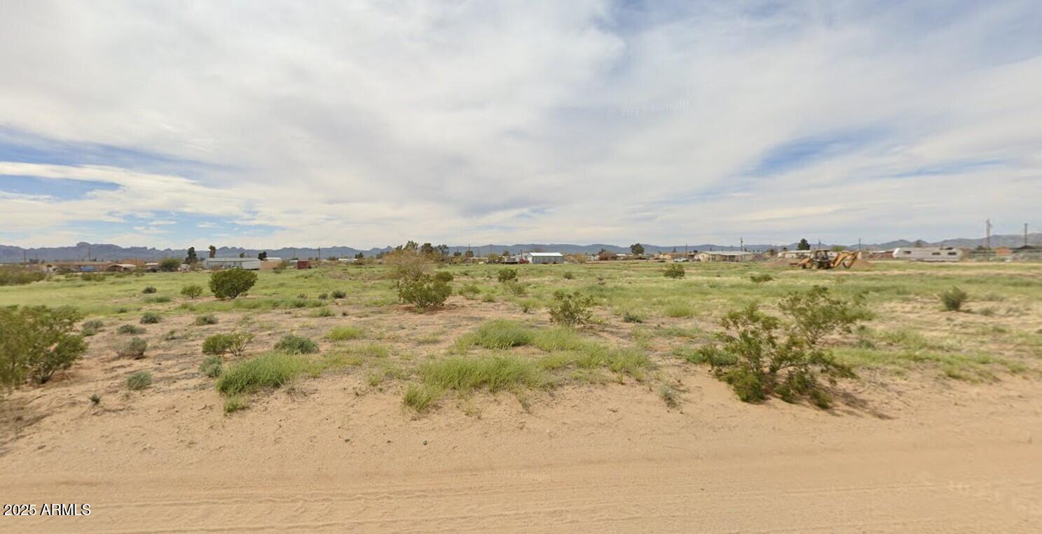 3687 N MOBILE Road 226