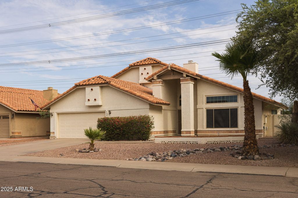 Photo of 966 E Divot Drive, Tempe, AZ 85283 (MLS # 6905530)