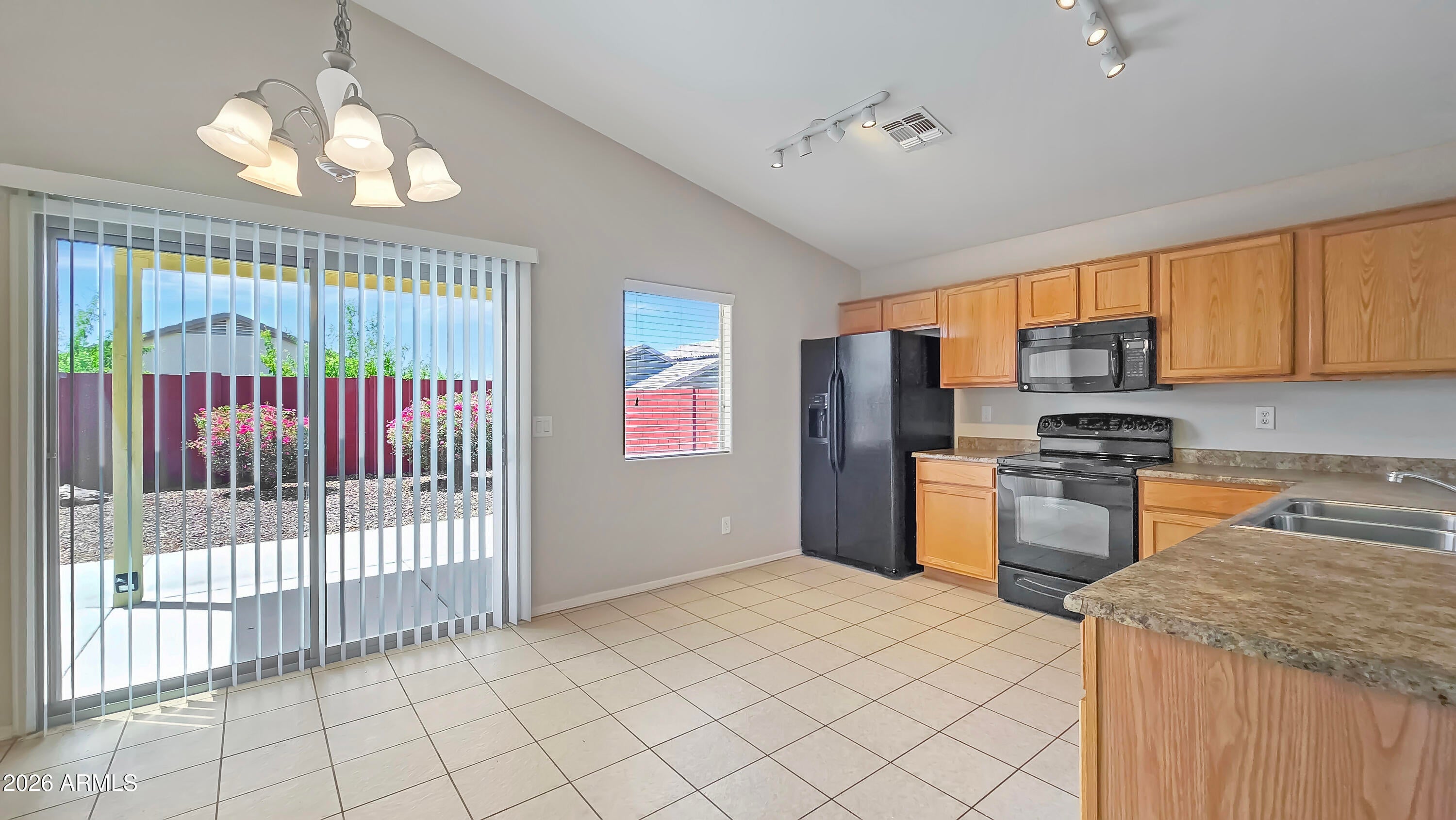 23827 W Yavapai Street
