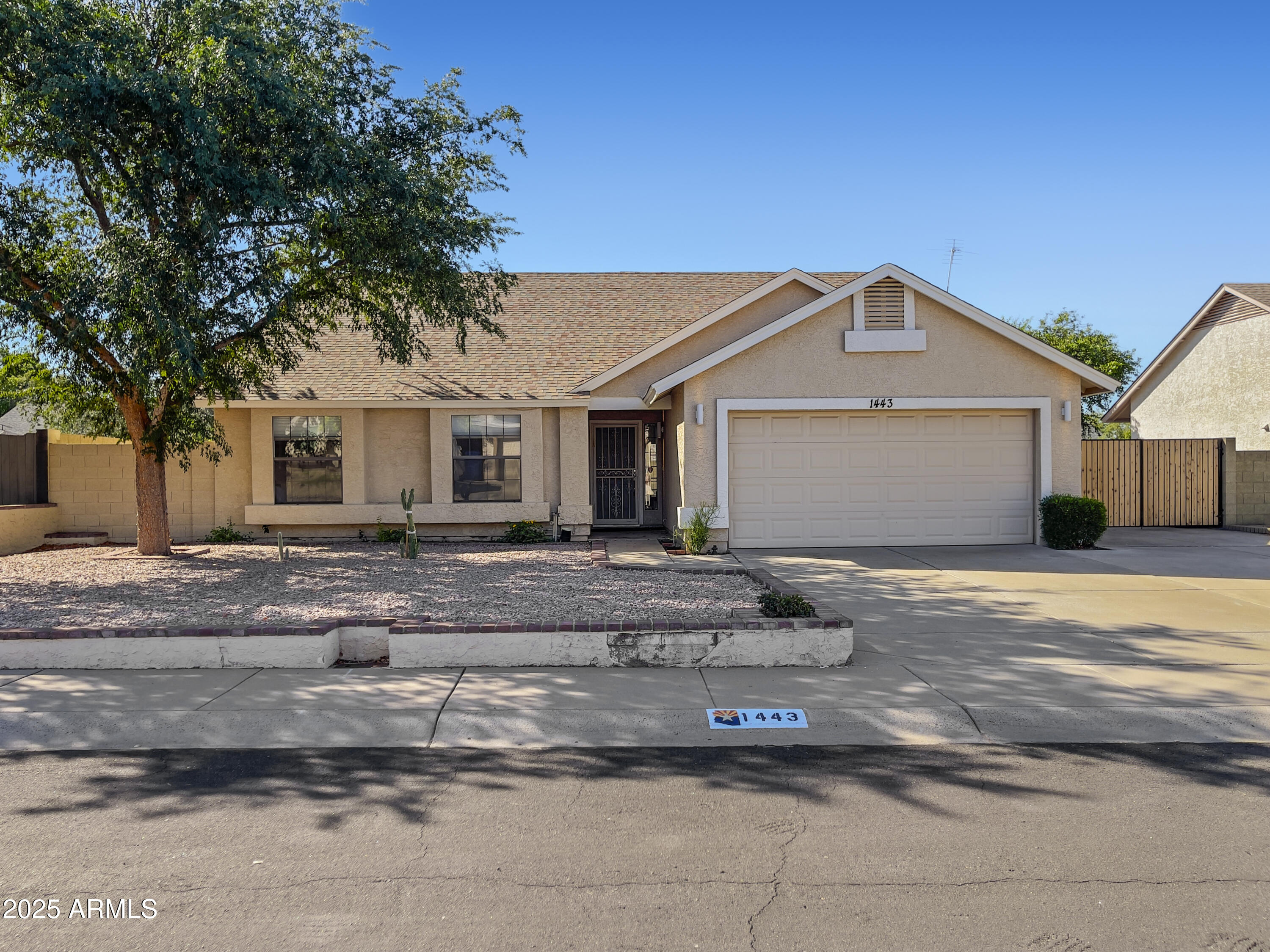 1443 E WICKIEUP Lane