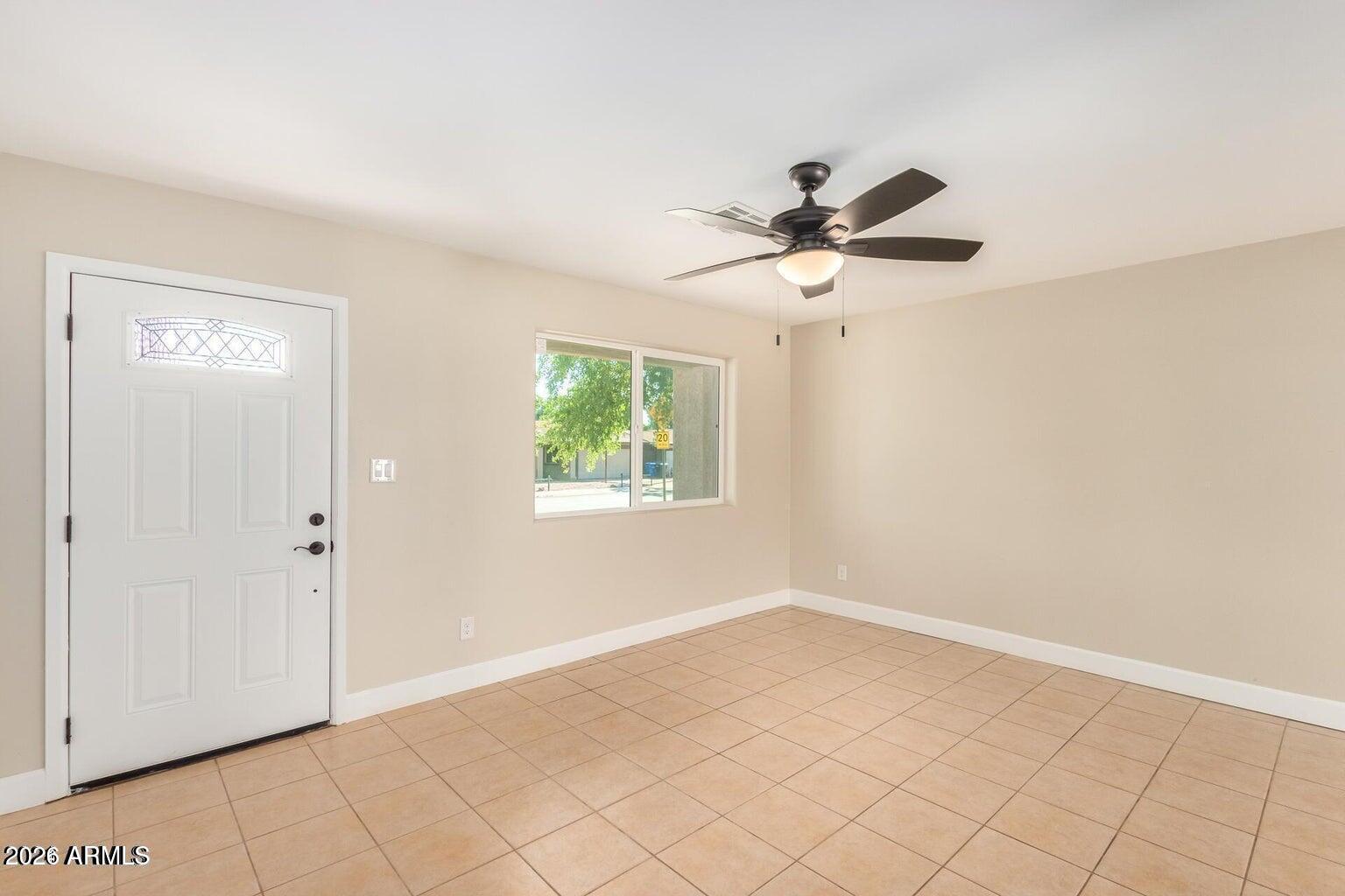 1102 W ANDERSON Drive