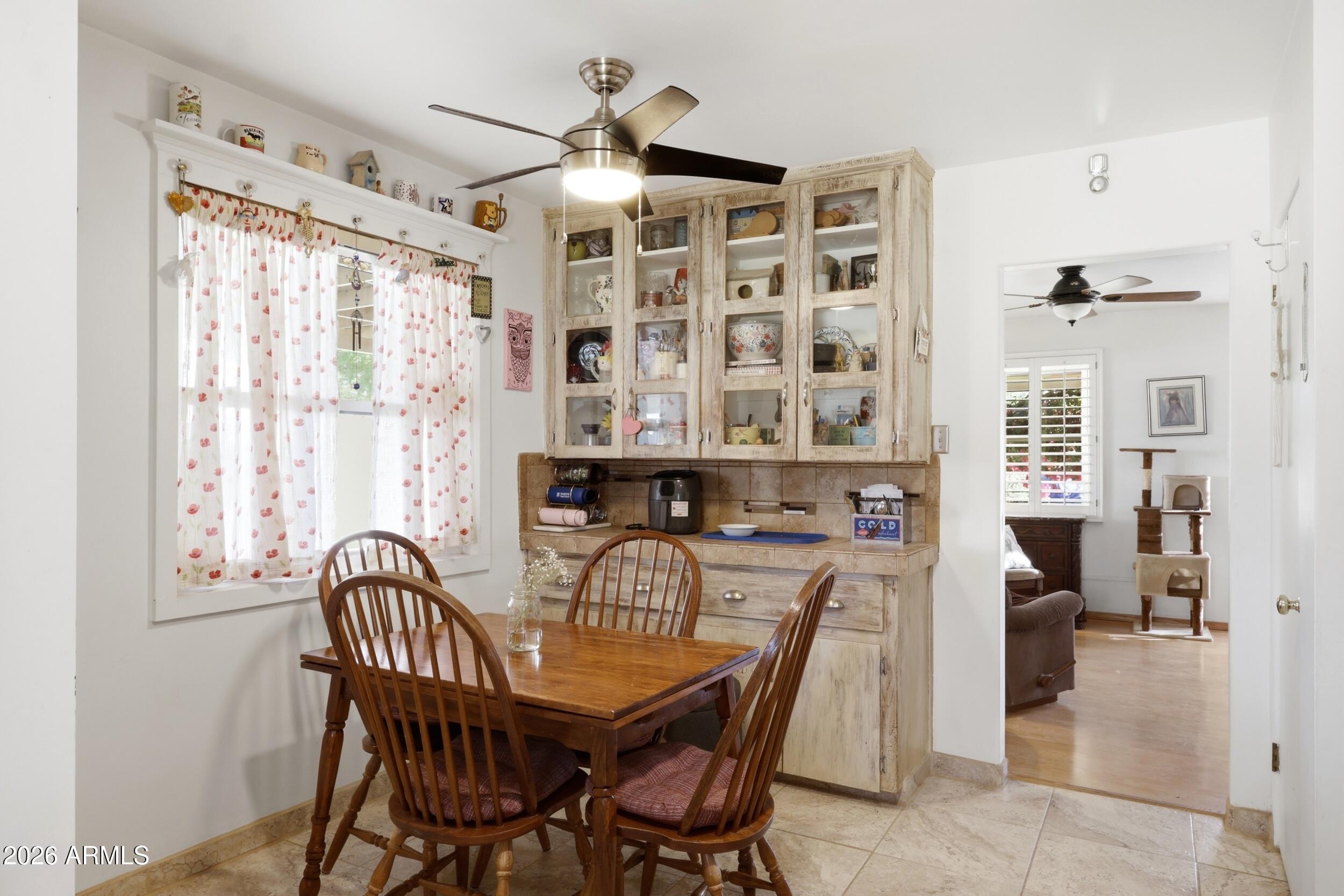 1208 E COLTER Street