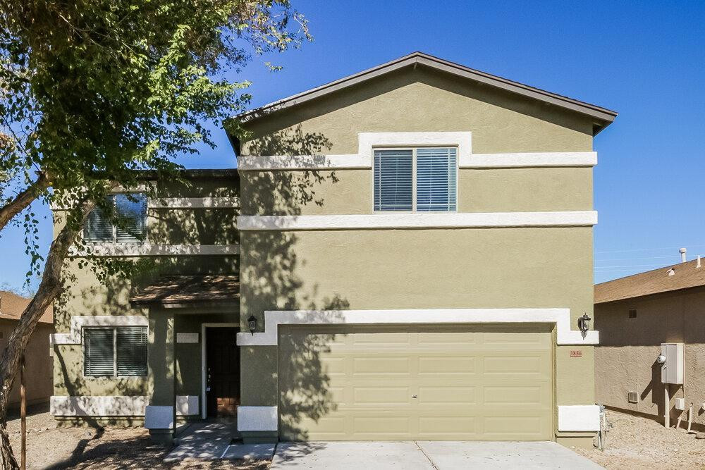 1836 E Silversmith Trail