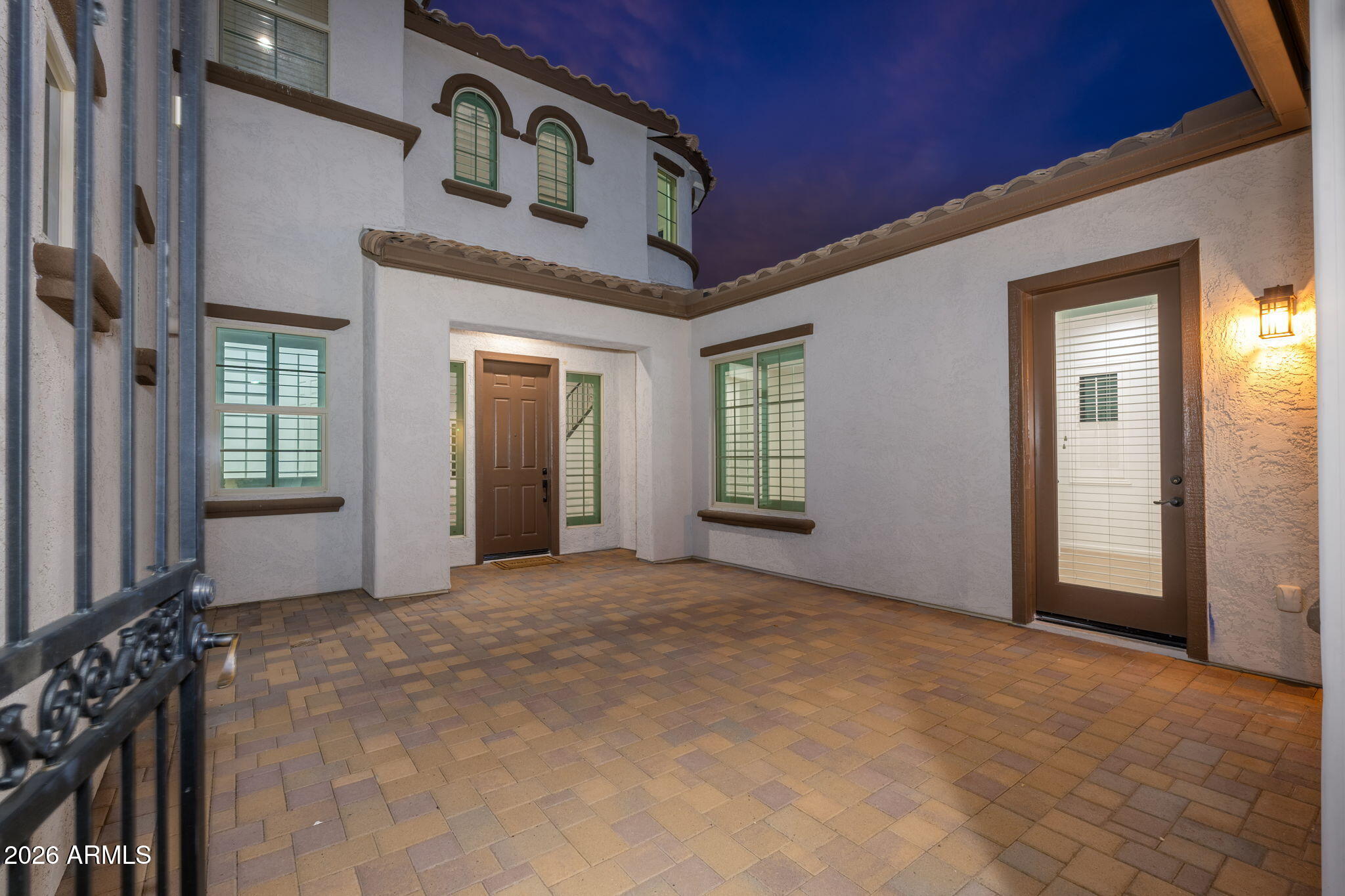 1528 W RED BIRD Road