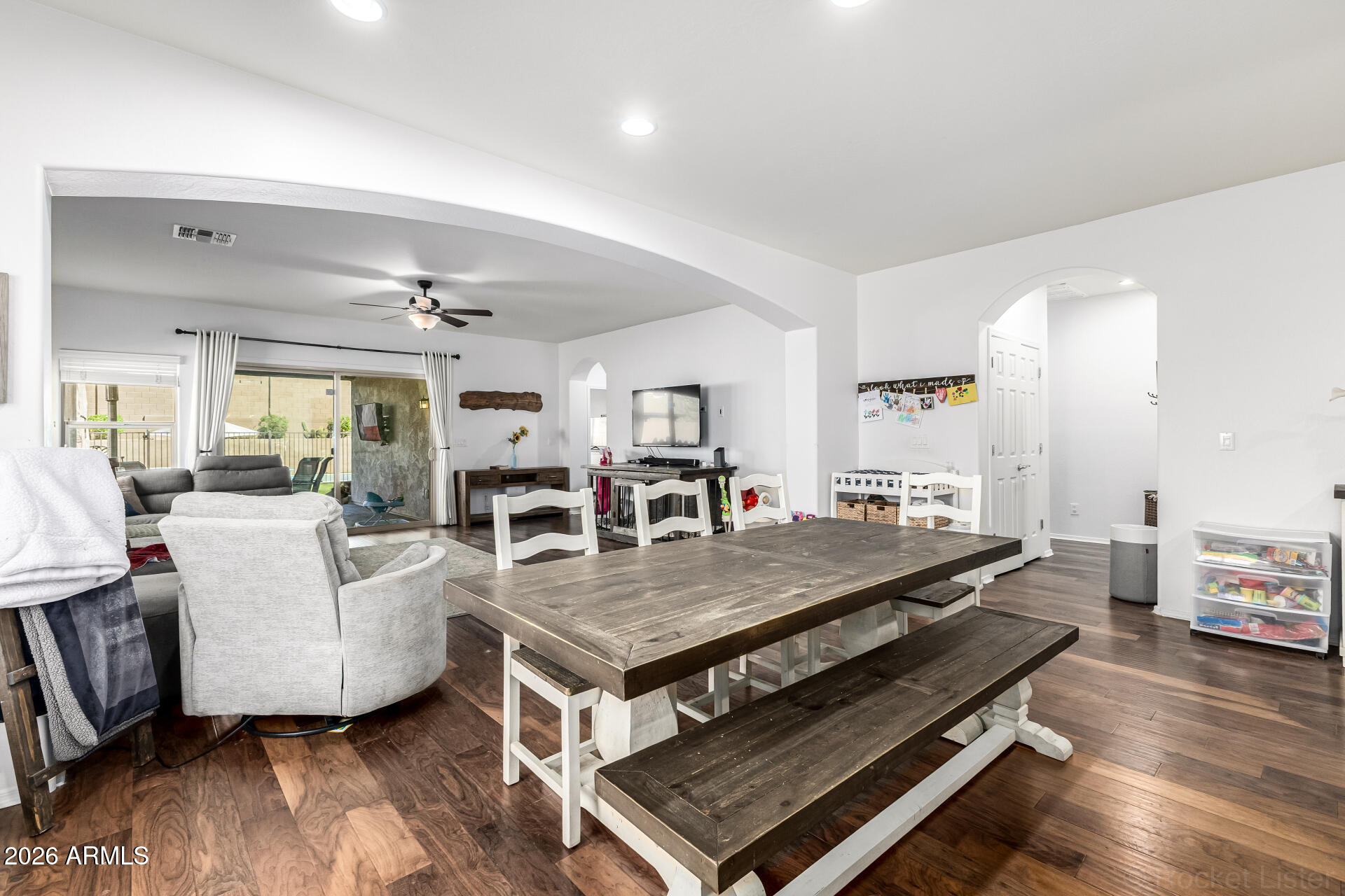 1656 W CAVEDALE Drive