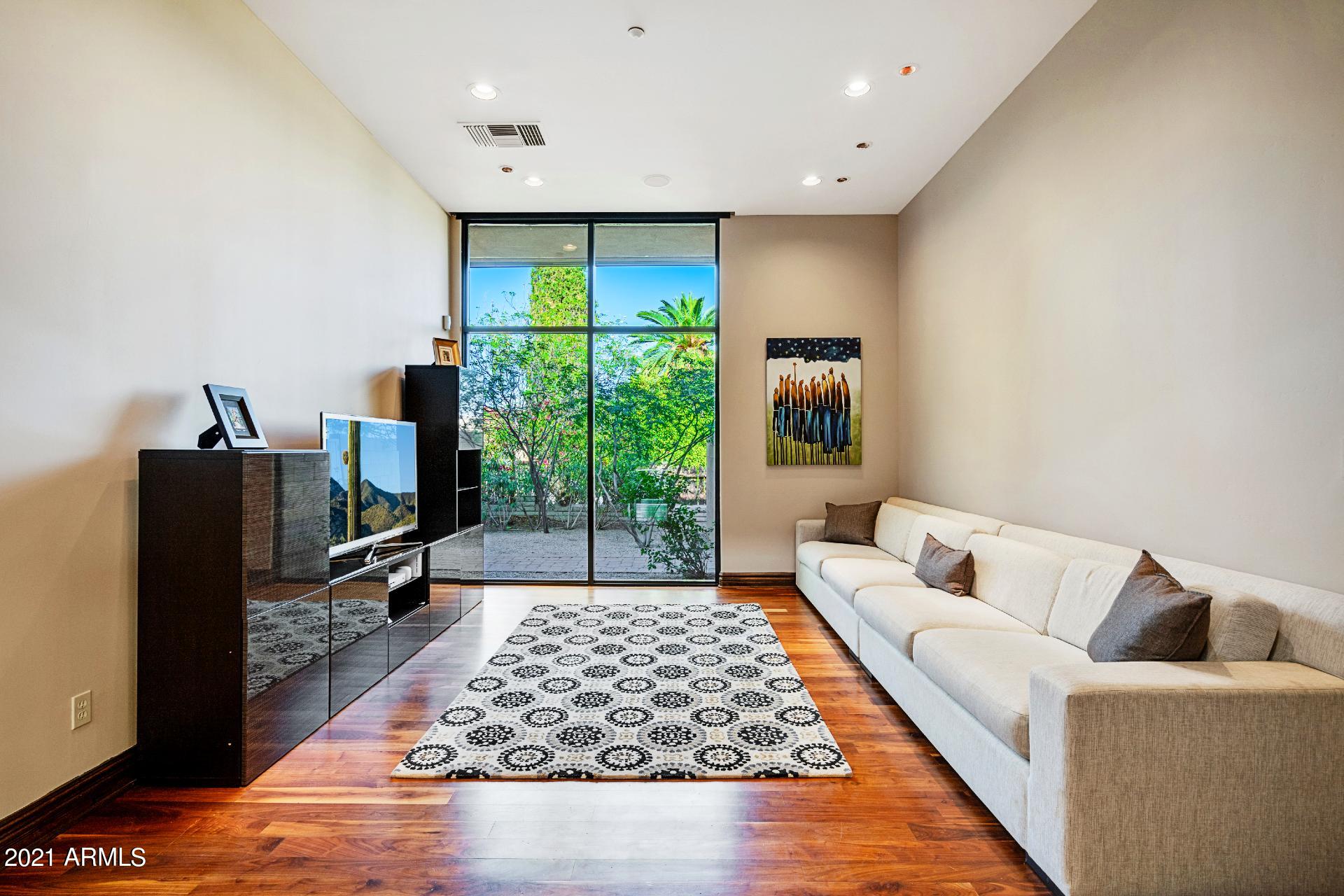 ''Cactus Corridor'' - Residential
