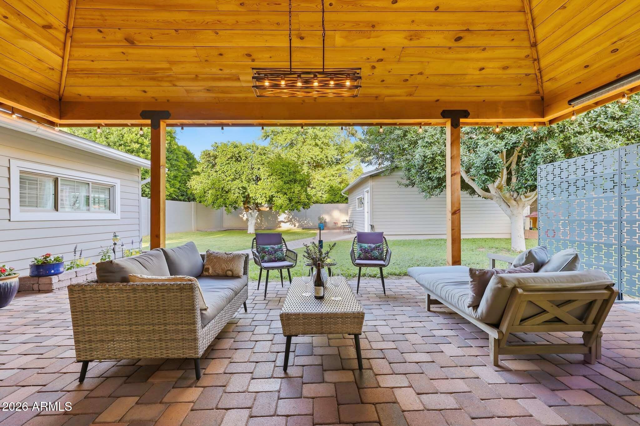 4523 N 35th Place