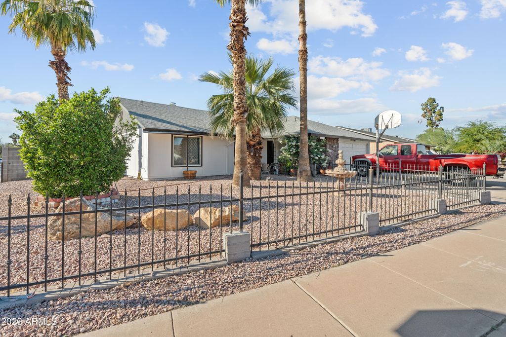 Photo of 1668 S Briar, Mesa, AZ 85204 (MLS # 6975970)