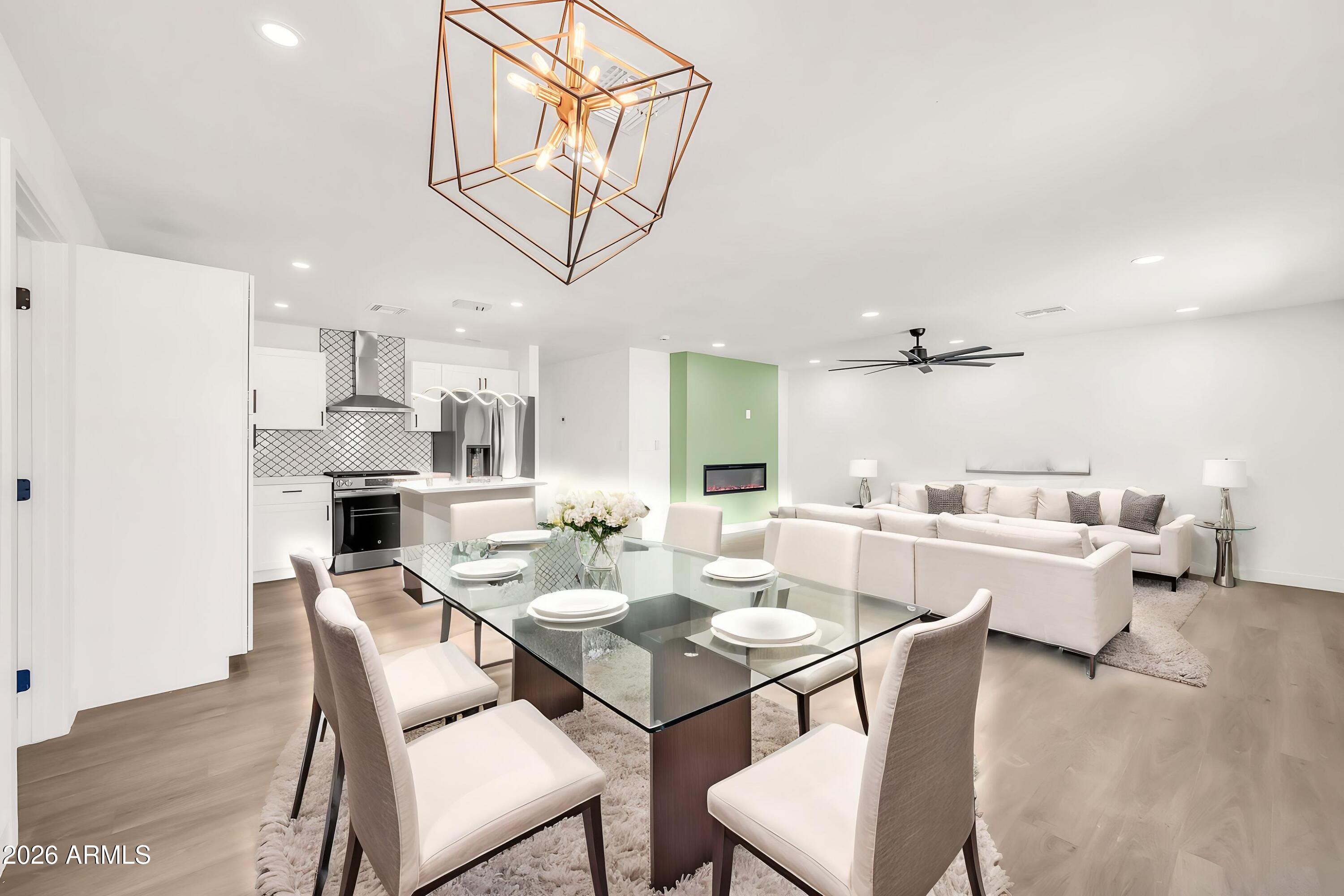 2813 N GREENFIELD Road