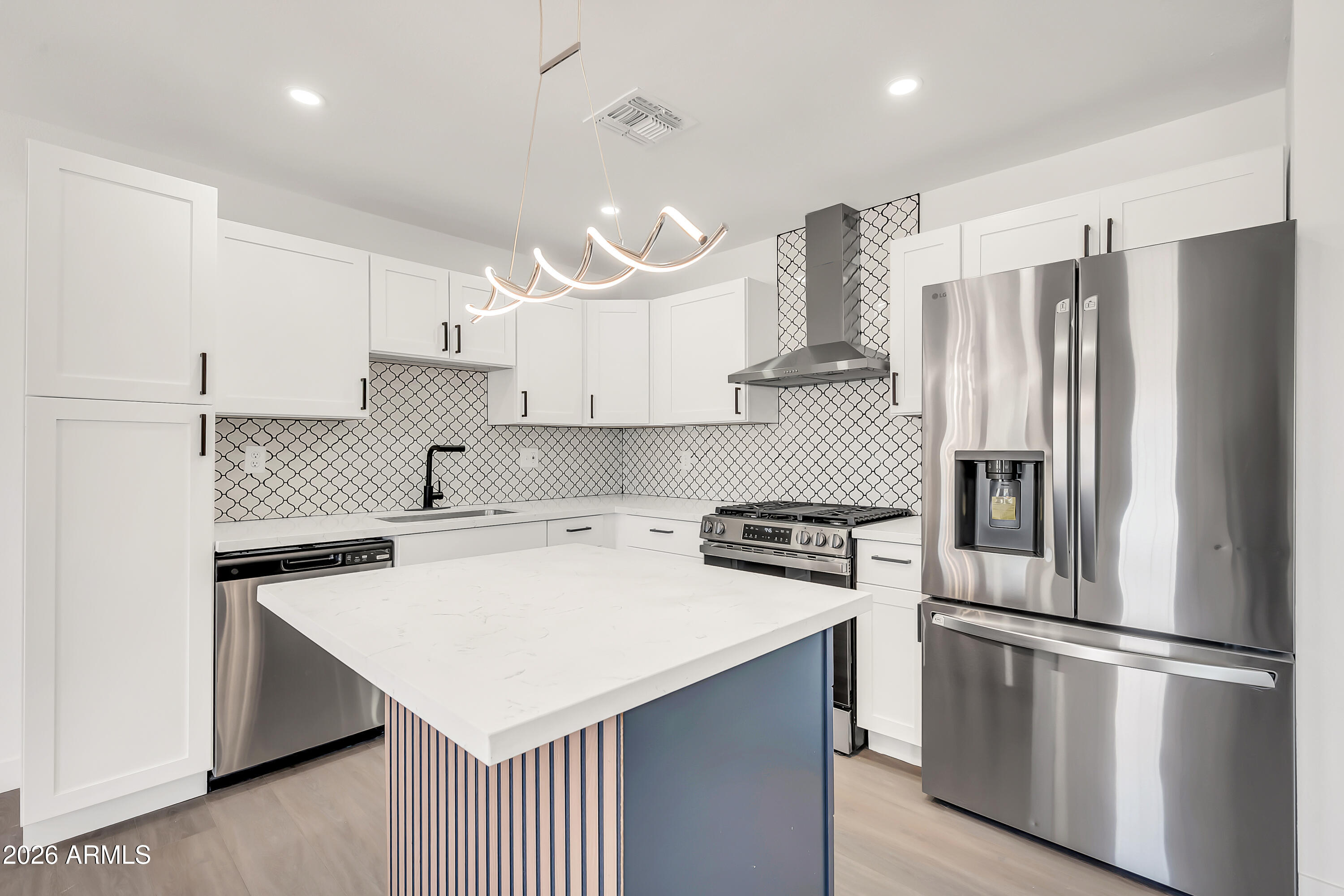 2813 N GREENFIELD Road