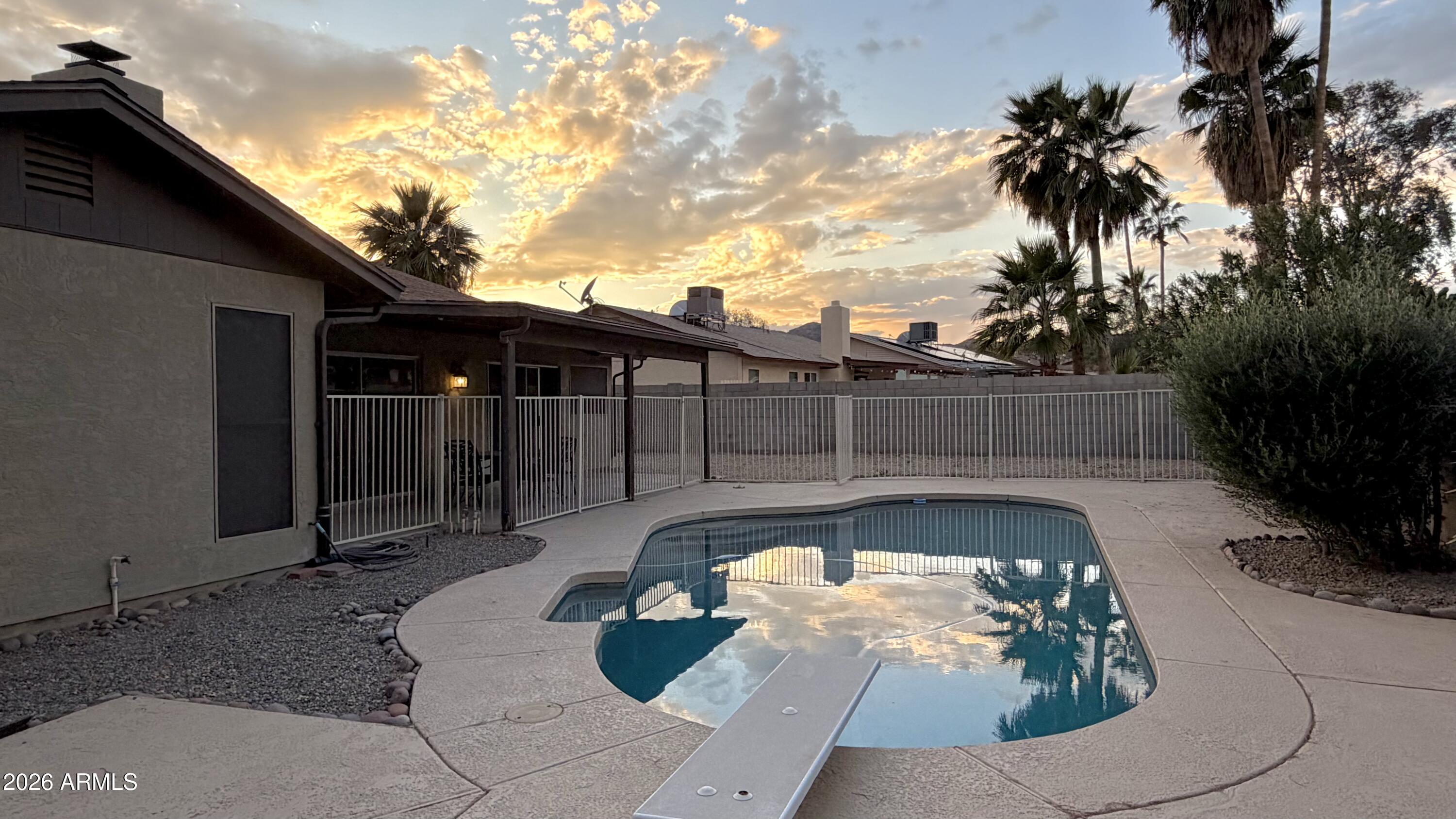 4844 E Sunrise Drive