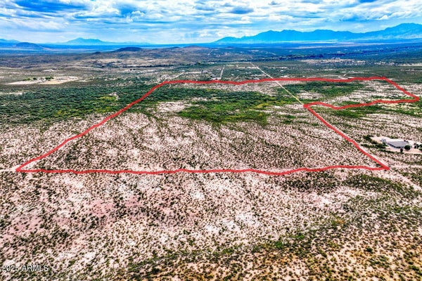 N BLUE FLAX PL, HUACHUCA CITY, AZ 85616 - Image 33007740aacee1e20d0b6c979bea5ef9/897871090