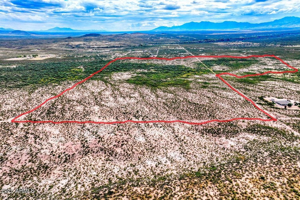 Photo of Tbd N Blue Flax Place #-, Huachuca City, AZ 85616 (MLS # 6952646)