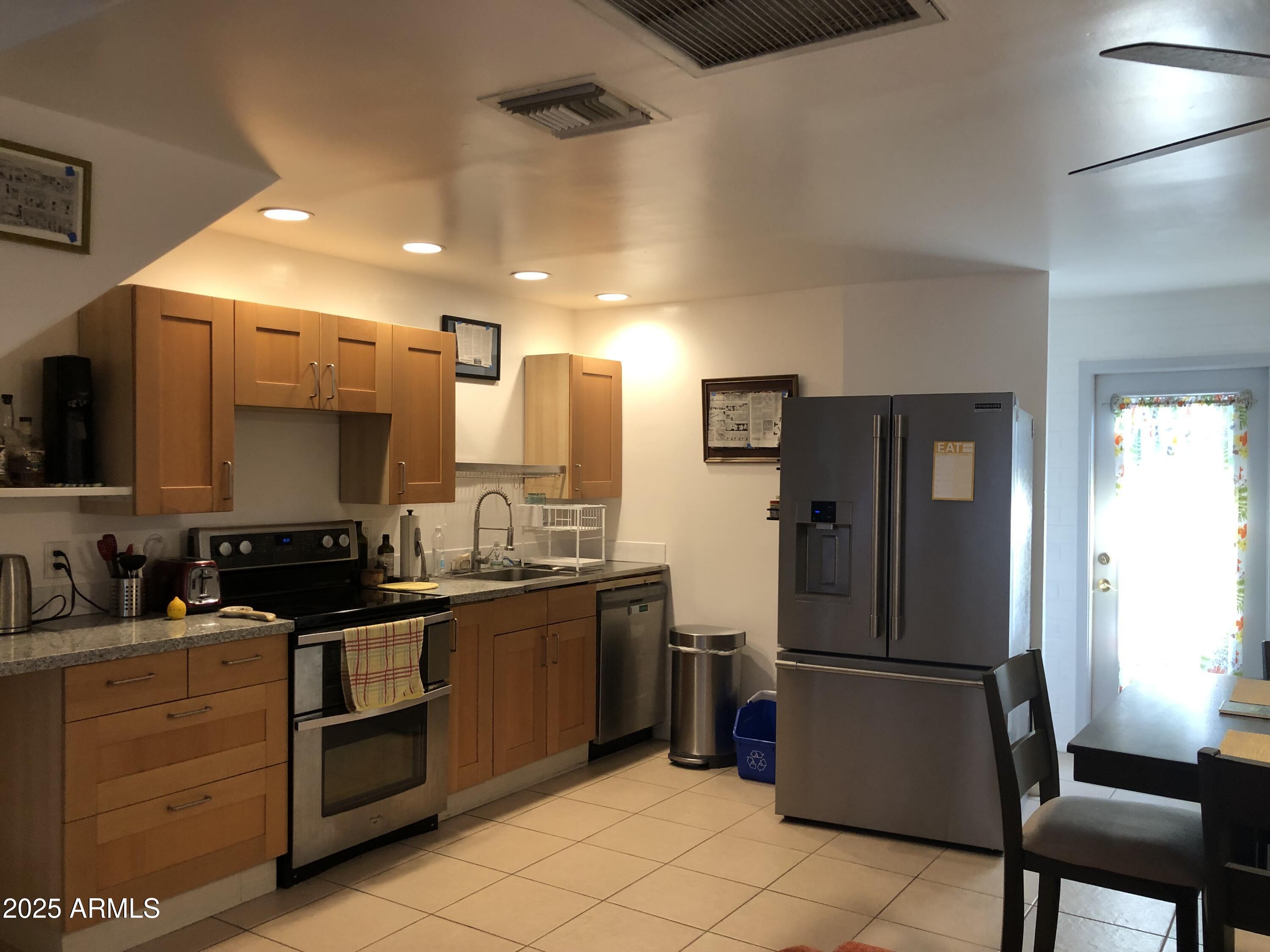 2025 S GRANADA Drive 12